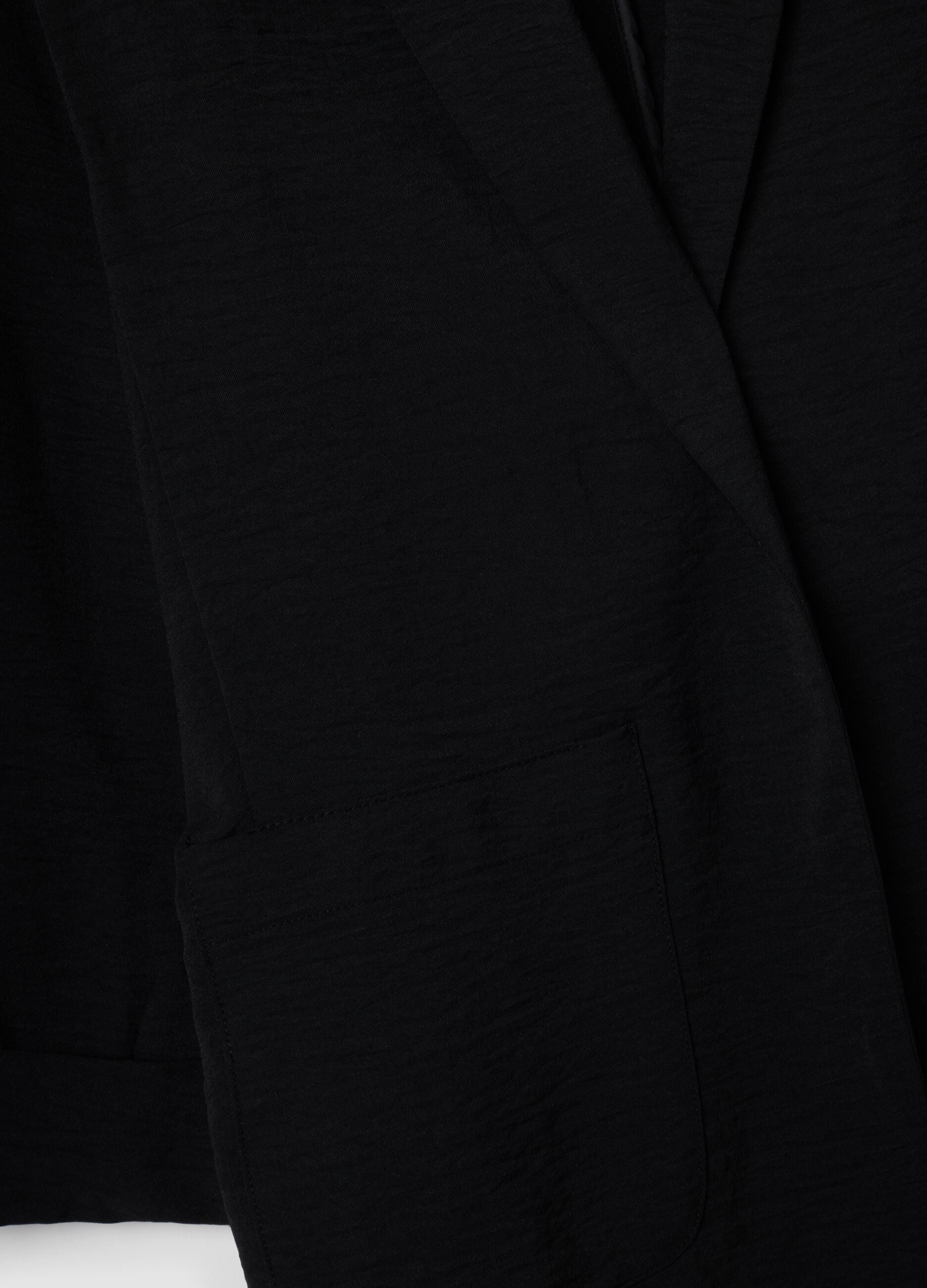 Black regular-fit blazer with classic lapels
