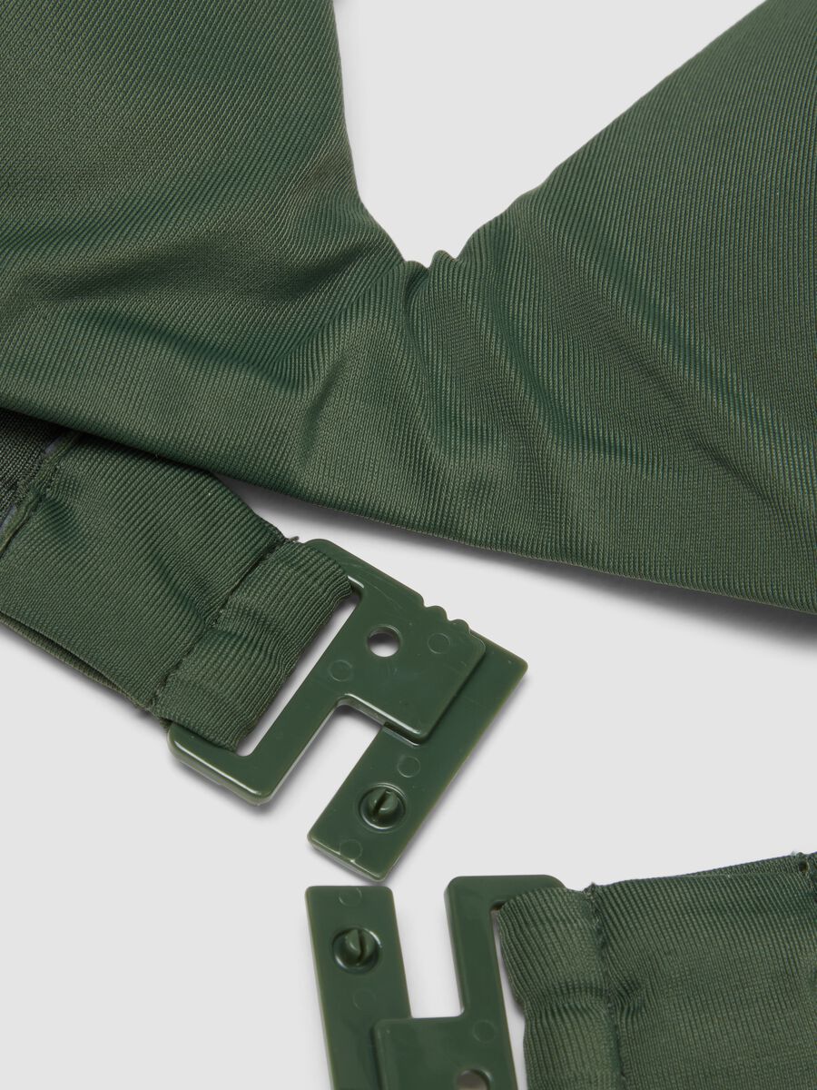 Gr&uuml;nes Bikini-Top aus Stretchmaterial mit verzierten Tr&auml;gern_5