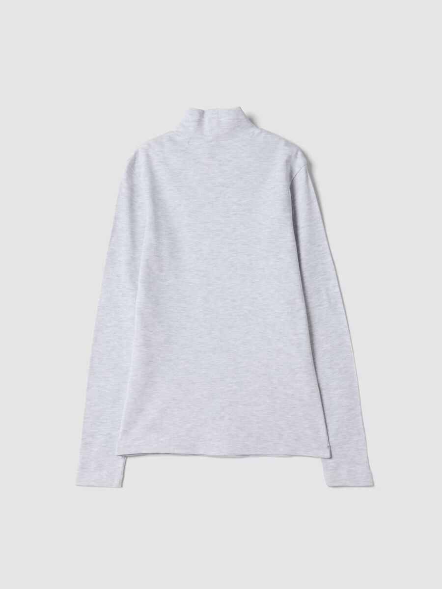 T-Shirt in Grau-Melange aus Bio-Baumwolle mit Stehkragen_4