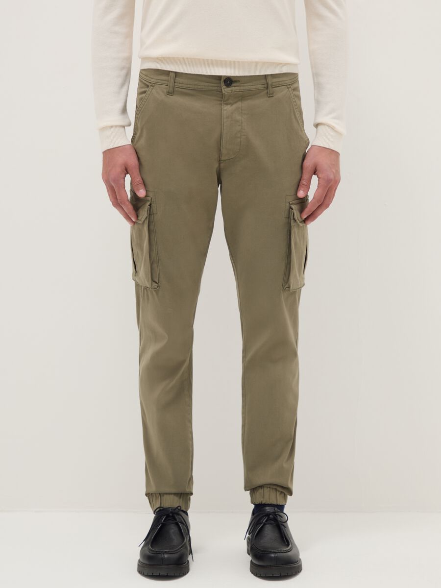 Slim fit stretch cotton green cargo trousers_1