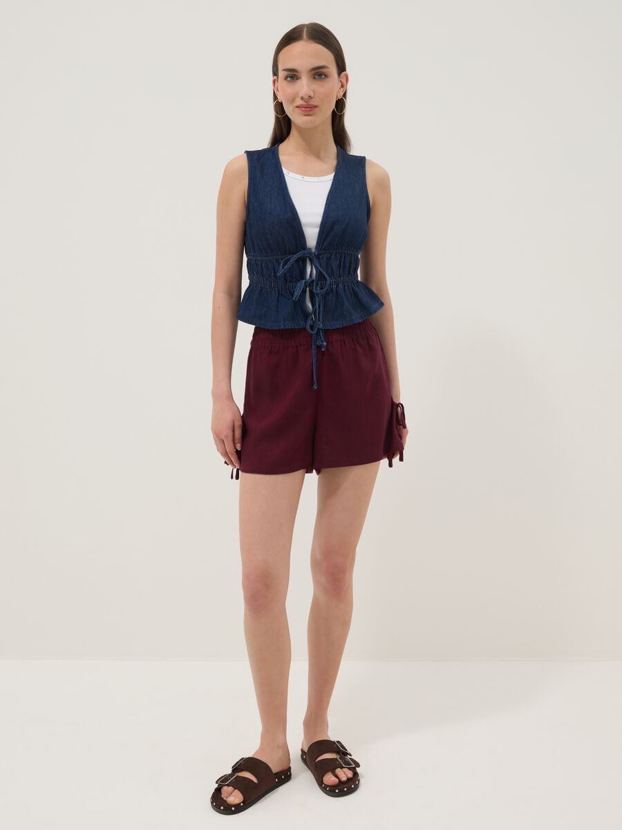 Burgundy viscose-linen blend shorts with elasticated waistband, regular fit_0