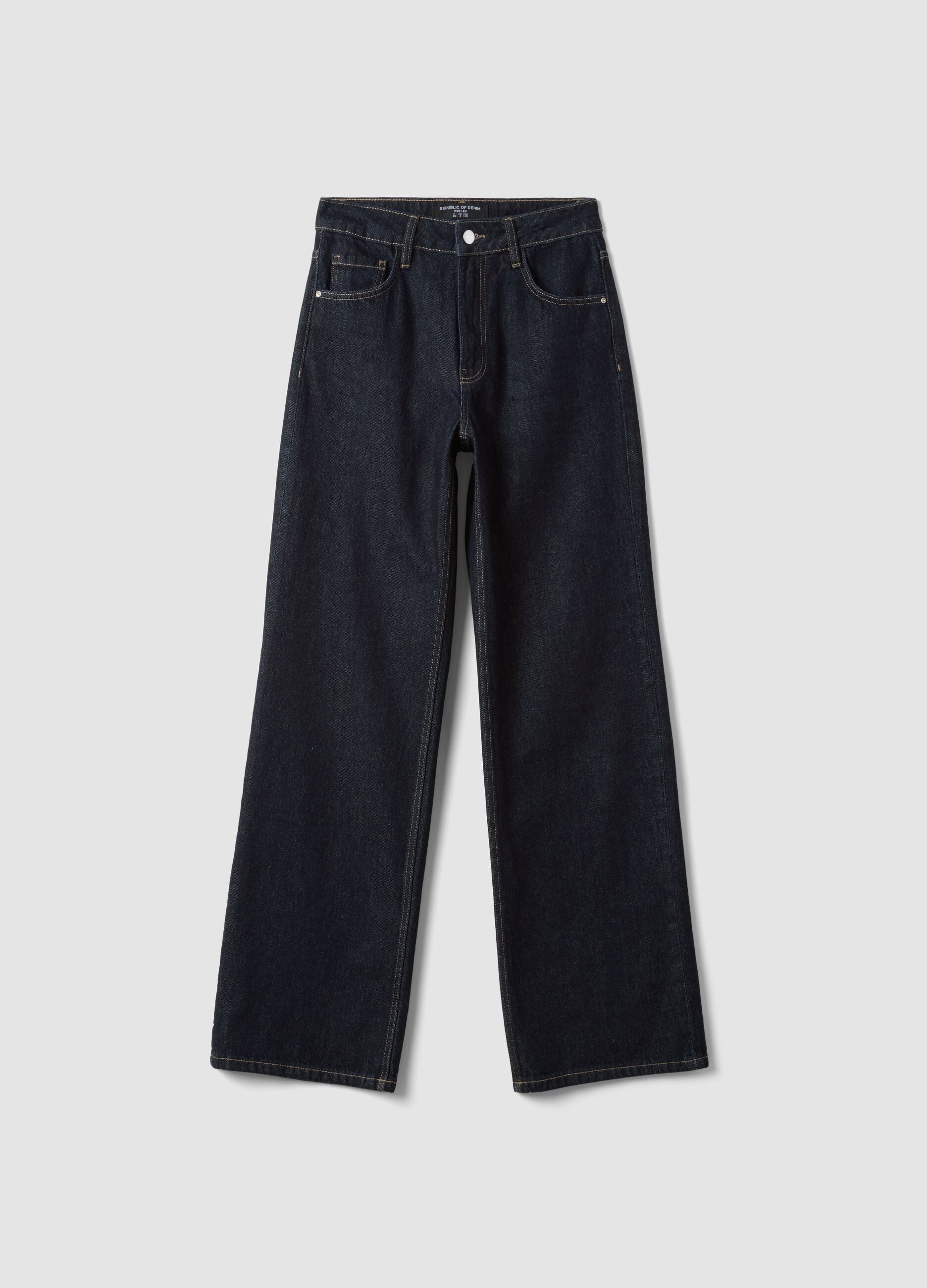Jeans denim azuis em algod&atilde;o puro, wide leg e cintura subida