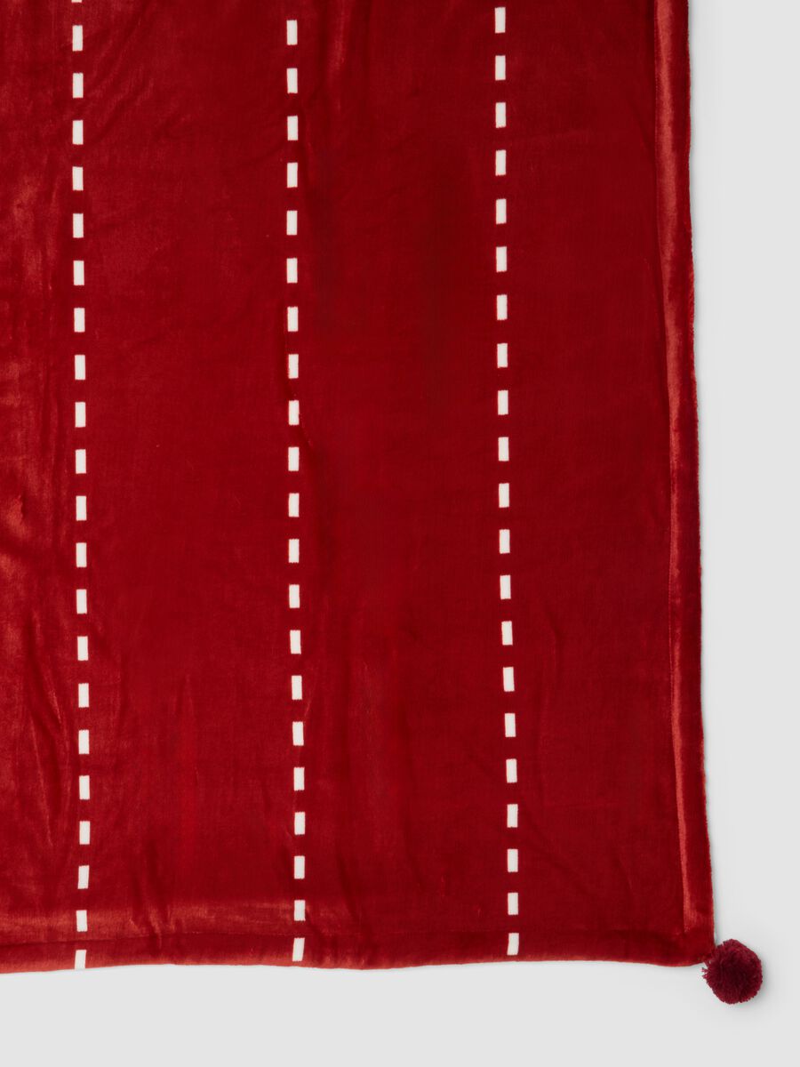 Red and white velvety-effect throw with contrasting lining_2