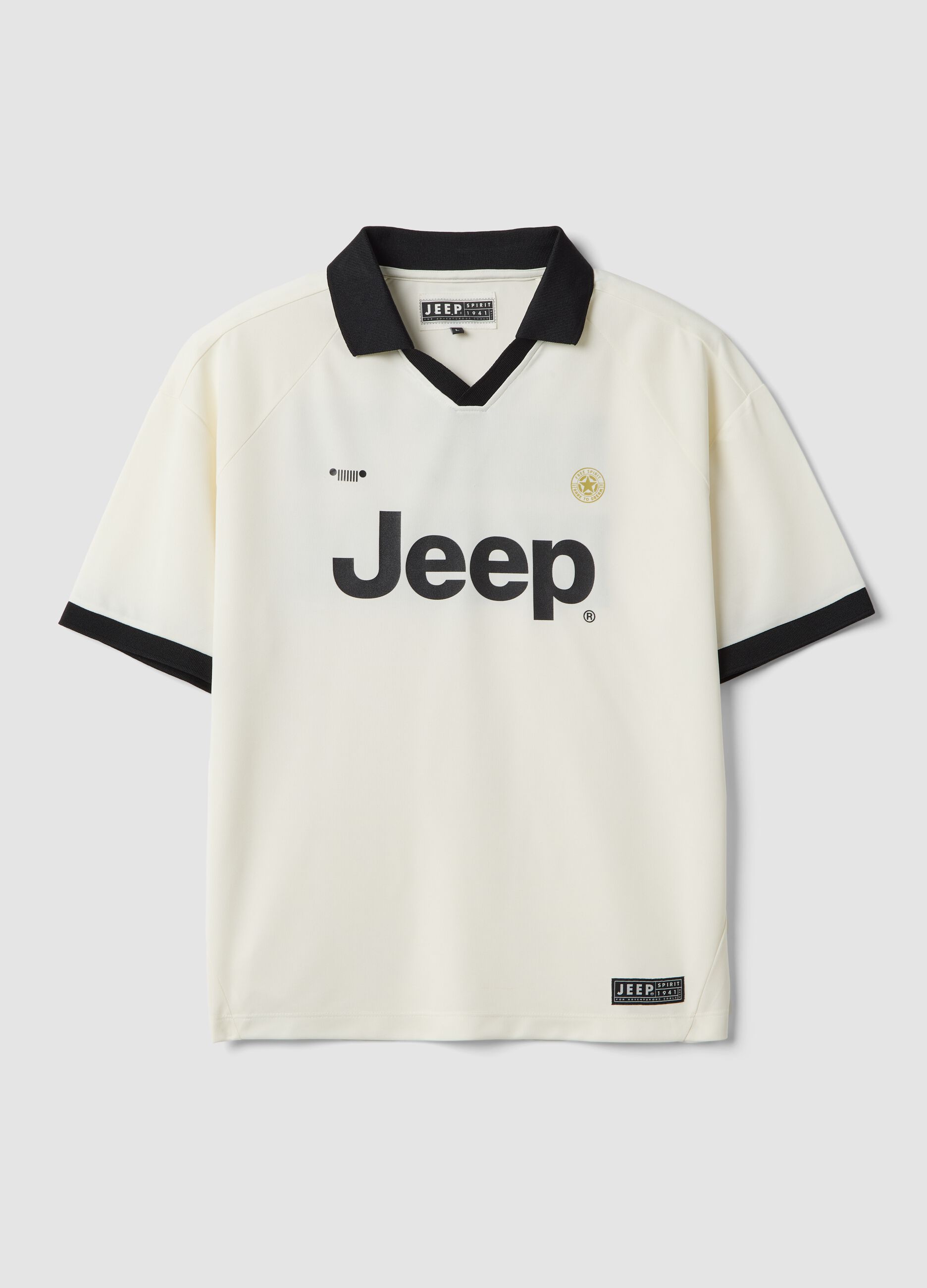 T-shirt branca regular fit com gola contrastante e log&oacute;tipo Jeep