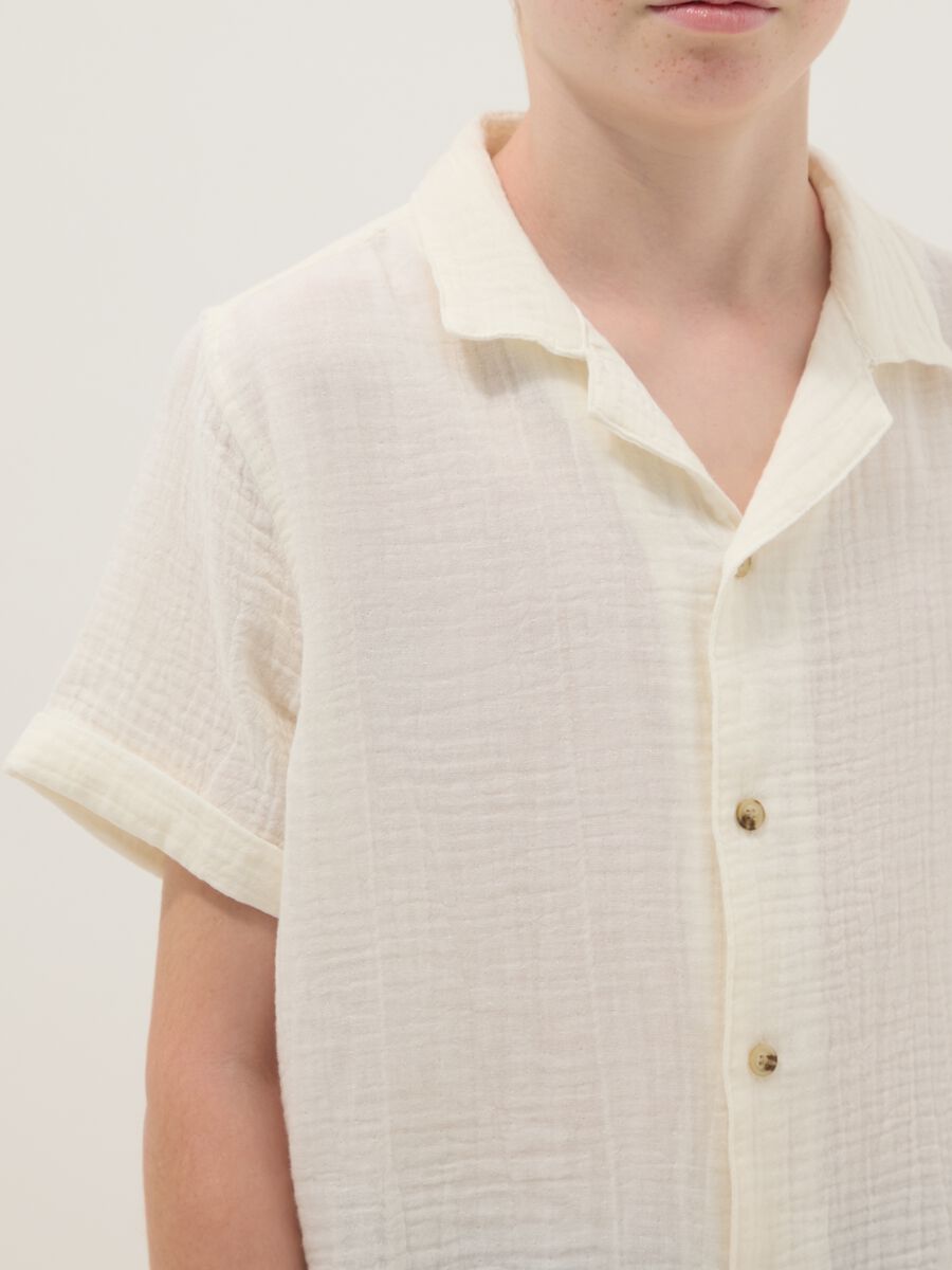 Boys&rsquo; white pure cotton shirt with crinkled texture_2