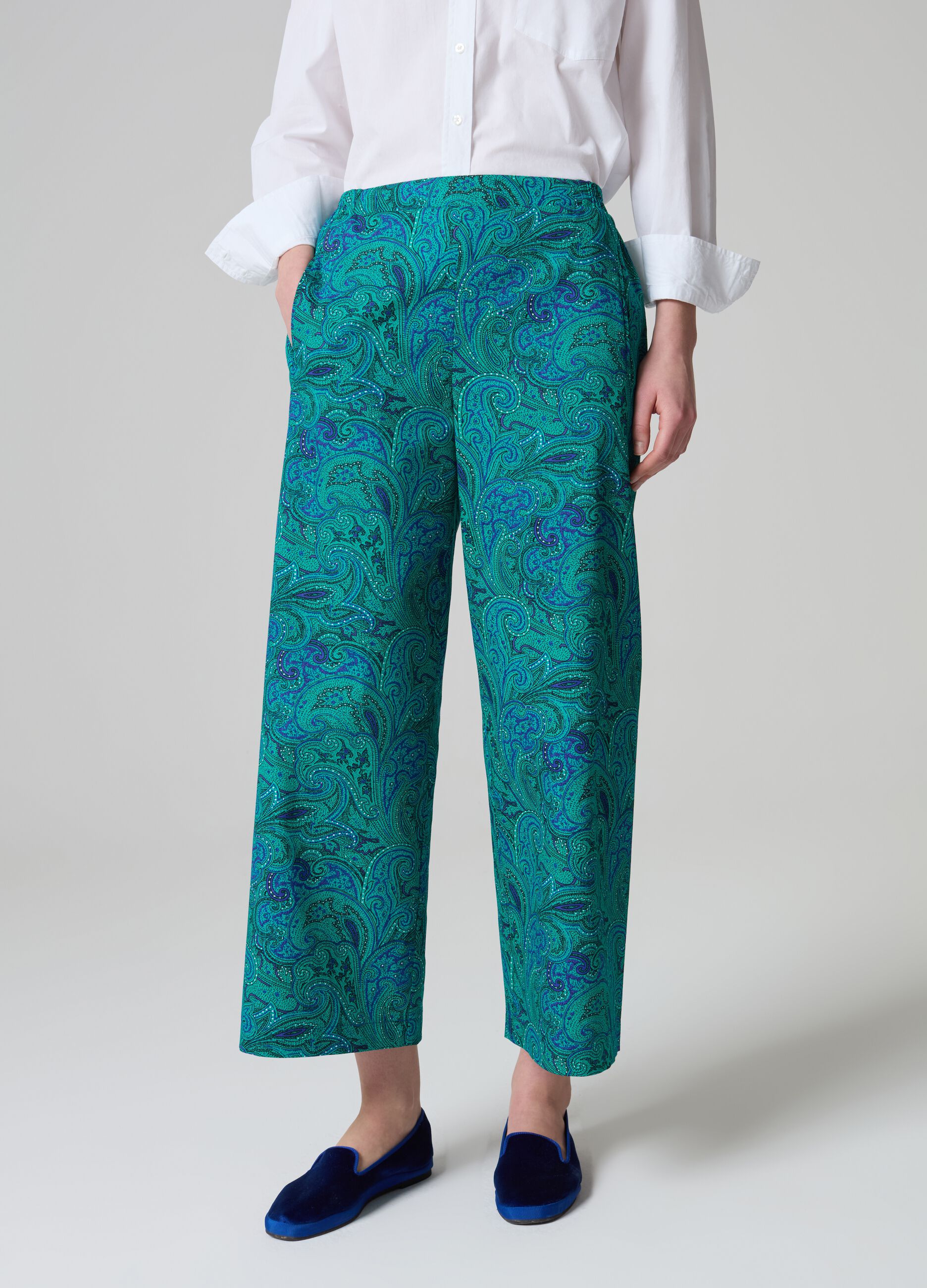 Wide-leg crop trousers with paisley print
