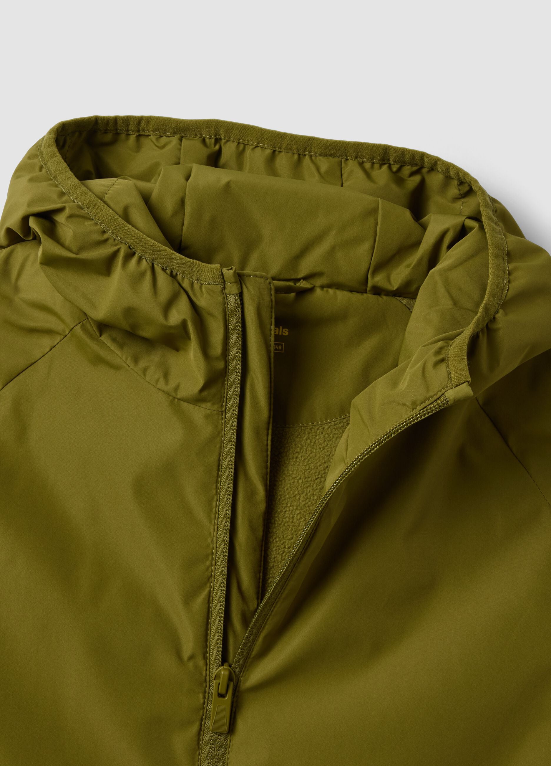 Chaqueta impermeable verde con capucha y cremallera para ni&ntilde;o