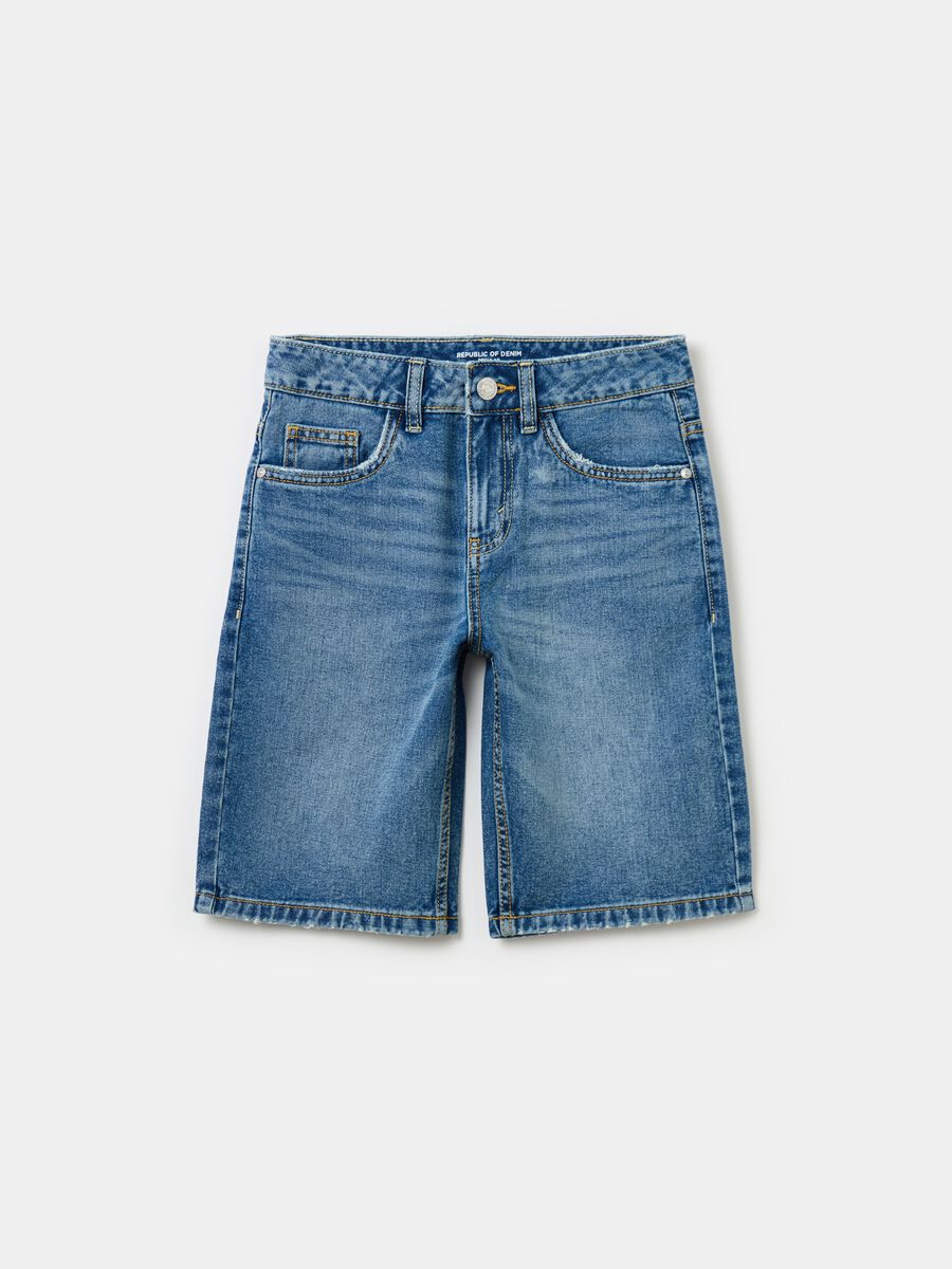 Regular-fit Bermuda shorts in denim with five pockets_0