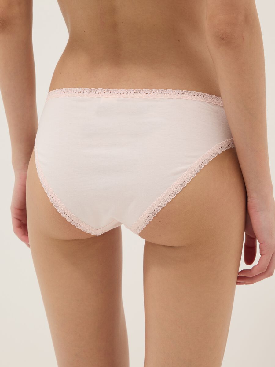 Pink stretch cotton briefs regular fit with lace details_2
