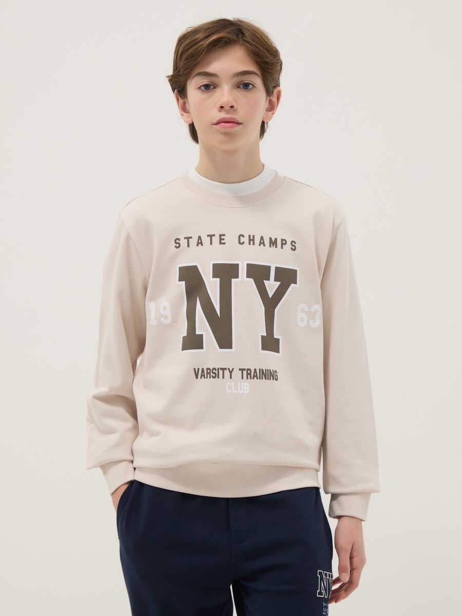 Beige crew-neck sweatshirt for boys in pure cotton regular fit with print_0