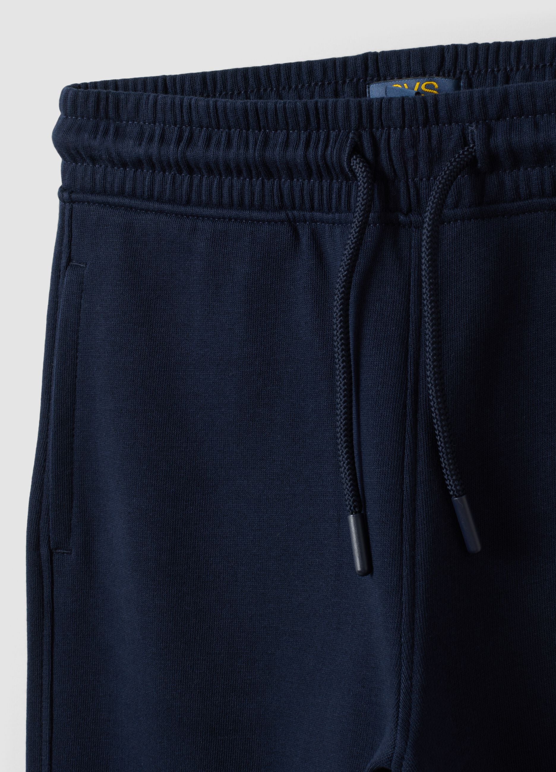 &Mu;&pi;&lambda;&epsilon; &nu;&alpha;&upsilon;&tau;&iota;&kappa;ό &pi;&alpha;&nu;&tau;&epsilon;&lambda;ό&nu;&iota; &phi;ό&rho;&mu;&alpha;&sigmaf; (jogger) &alpha;&pi;ό &mu;&epsilon;ί&gamma;&mu;&alpha; &beta;&alpha;&mu;&beta;&alpha;&kappa;&iota;&omicron;ύ &kappa;&alpha;&iota; &beta;&iota;&sigma;&kappa;ό&zeta;&eta;&sigmaf; &mu;&epsilon; &alpha;&nu;&tau;ί&theta;&epsilon;&sigma;&eta; &sigma;&tau;ά&mu;&pi;&alpha; &gamma;&iota;&alpha; &alpha;&gamma;ό&rho;&iota;