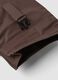 Mochila castanha com fecho roll-top e fecho de correr frontal_1