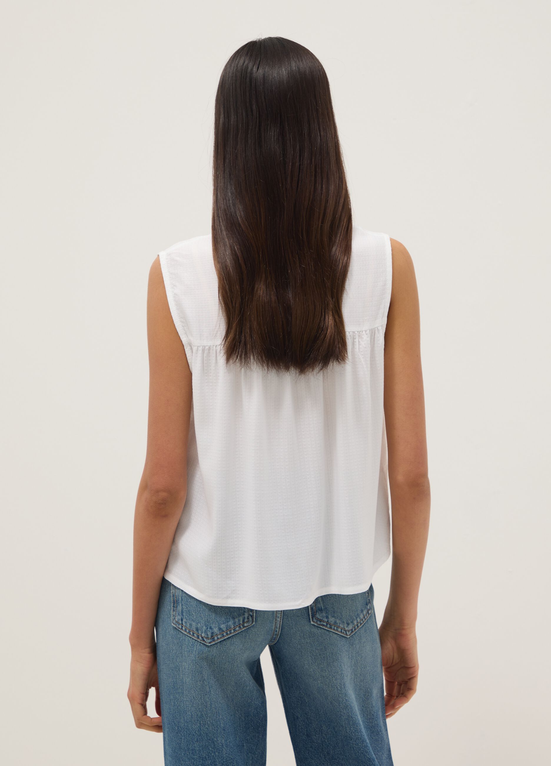 Regular-Fit-Hemd aus reiner Viskose in Weiss mit bestickter Struktur