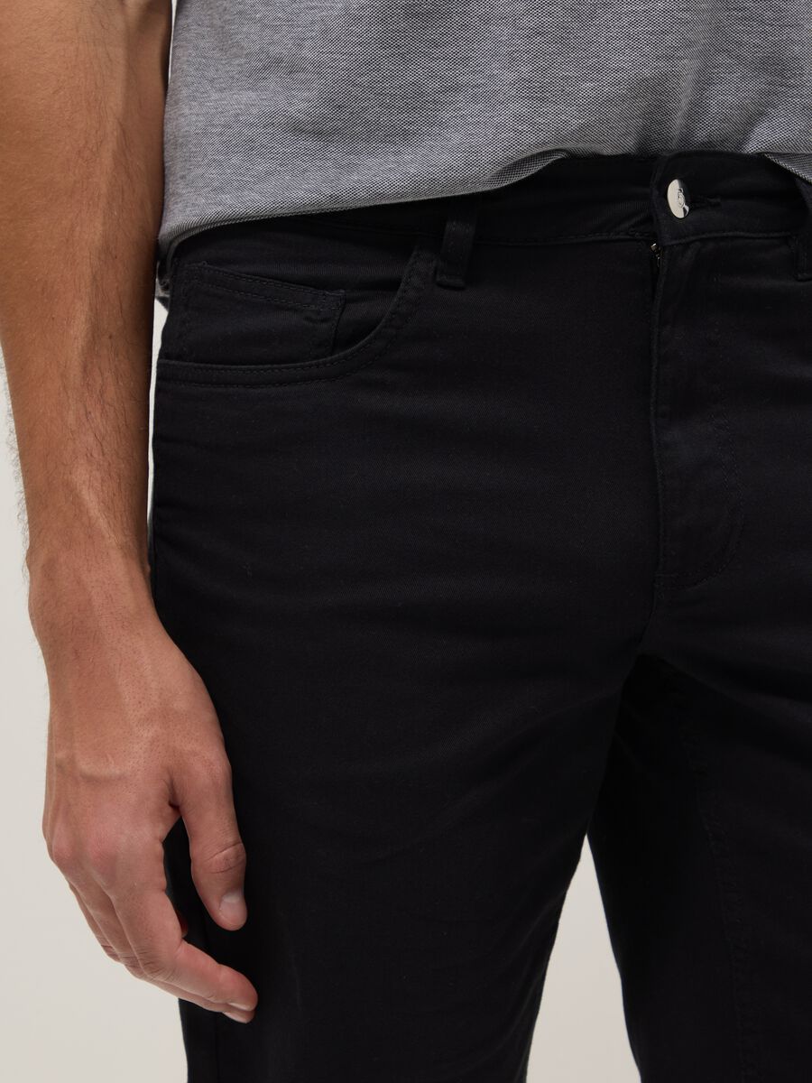 Blaue Bermuda-Shorts aus reiner Baumwolle im Regular Fit mit Five-Pocket-Design_3