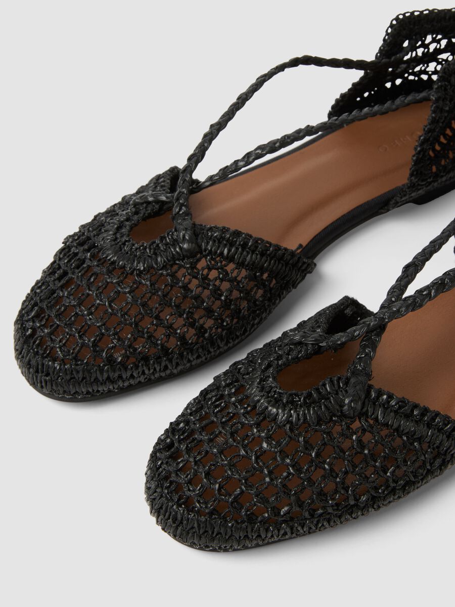 &Mu;&alpha;ύ&rho;&alpha; &pi;&lambda;&epsilon;&kappa;&tau;ά &sigma;&alpha;&nu;&delta;ά&lambda;&iota;&alpha;_2