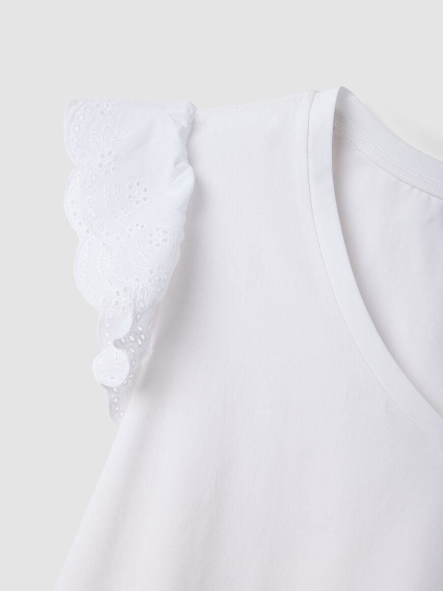 T-shirt bianca in cotone elasticizzato con maniche volant regular fit_5