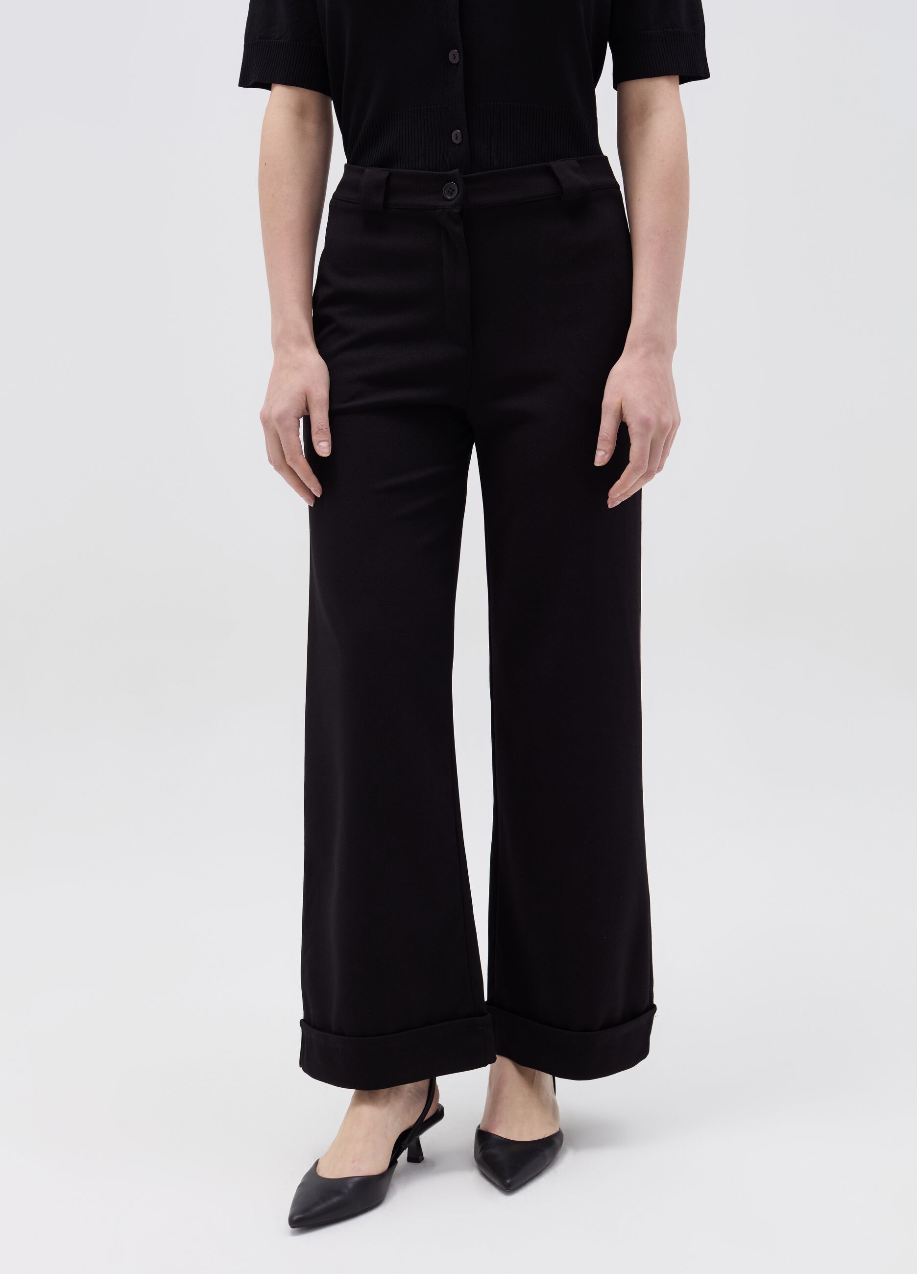 Wide-leg trousers with turn-ups