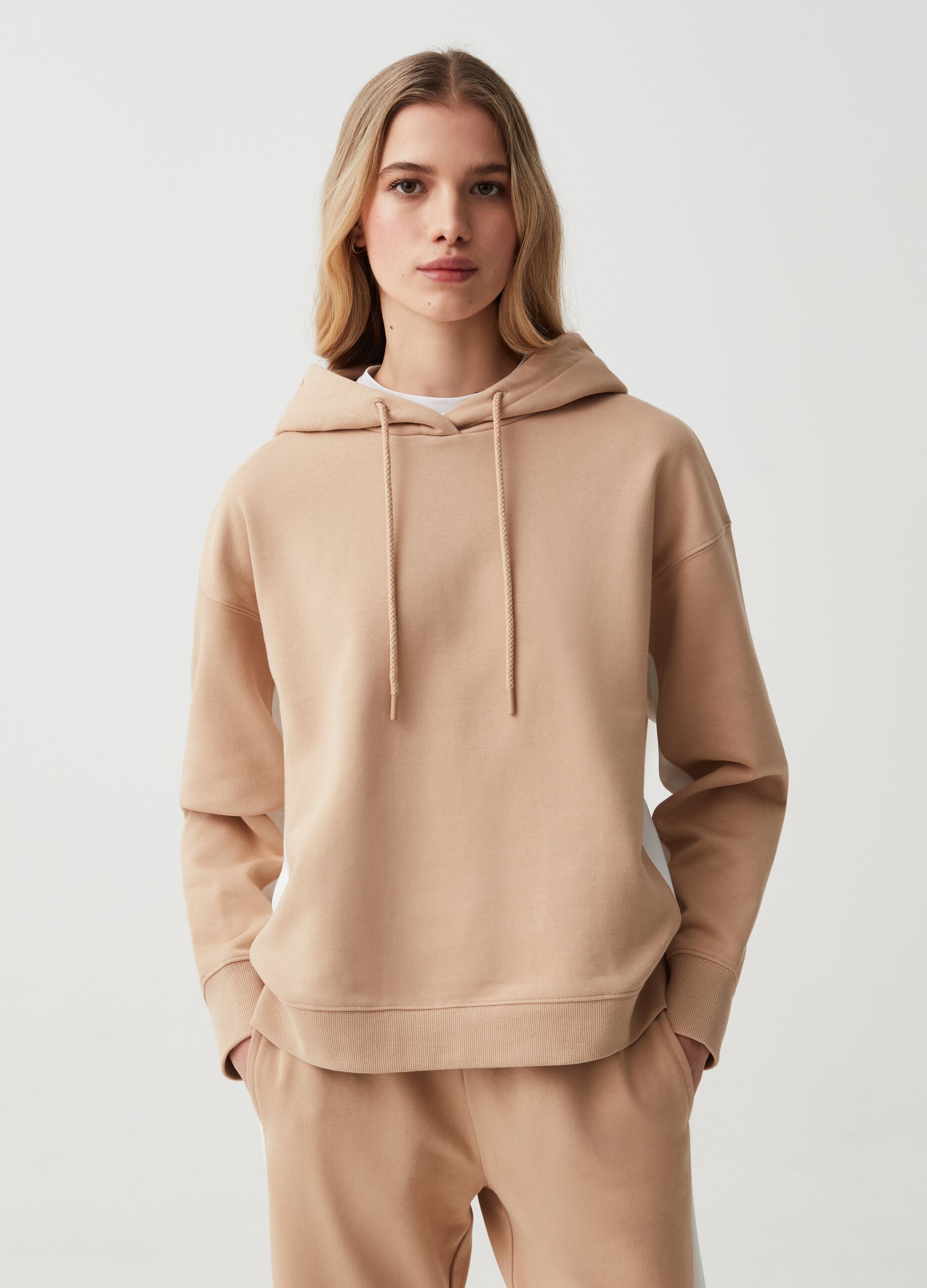 Essential sweatshirt with hood and contrasting bands