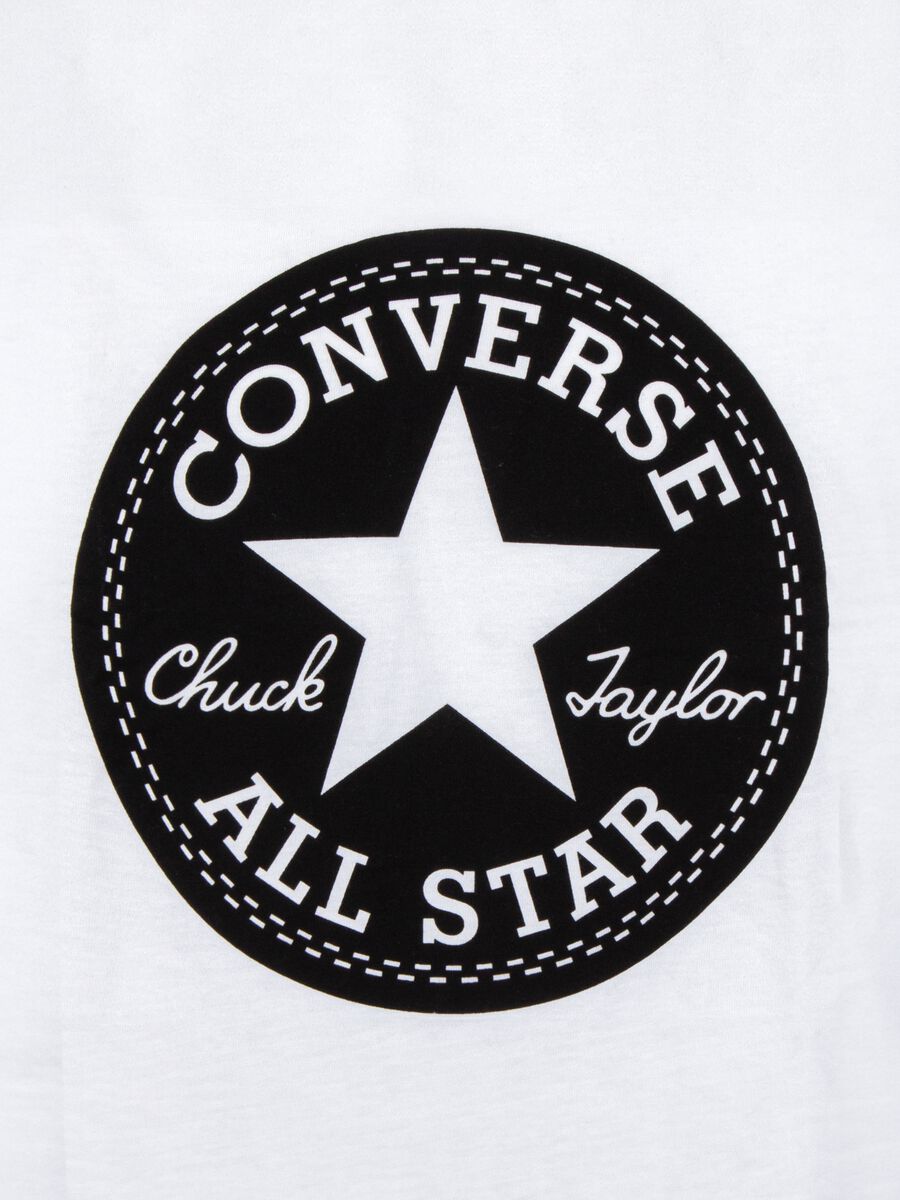 Camiseta boxy fit con logo Chuck Patch estampado_2