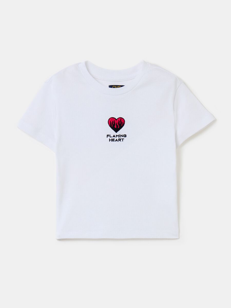 Camiseta en canalé con corazón bordado_0