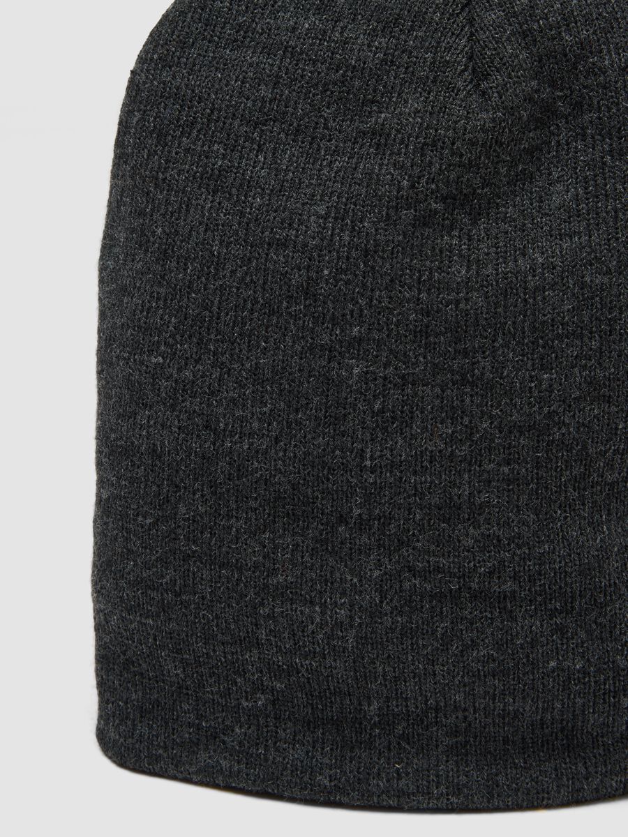 Berretto grigio scuro in maglia jersey_2