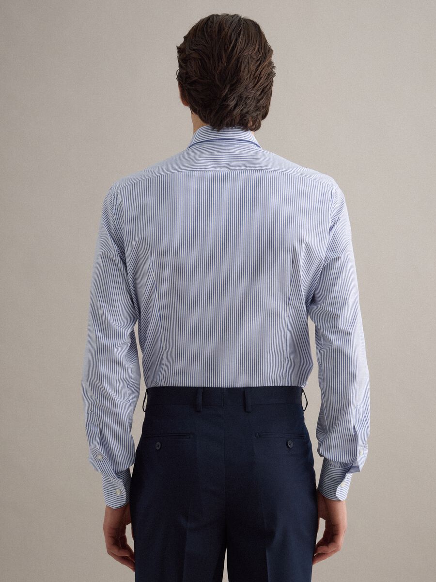 Slim Fit Hemd aus reiner Baumwolle mit wei&szlig;en und blauen Streifen_3