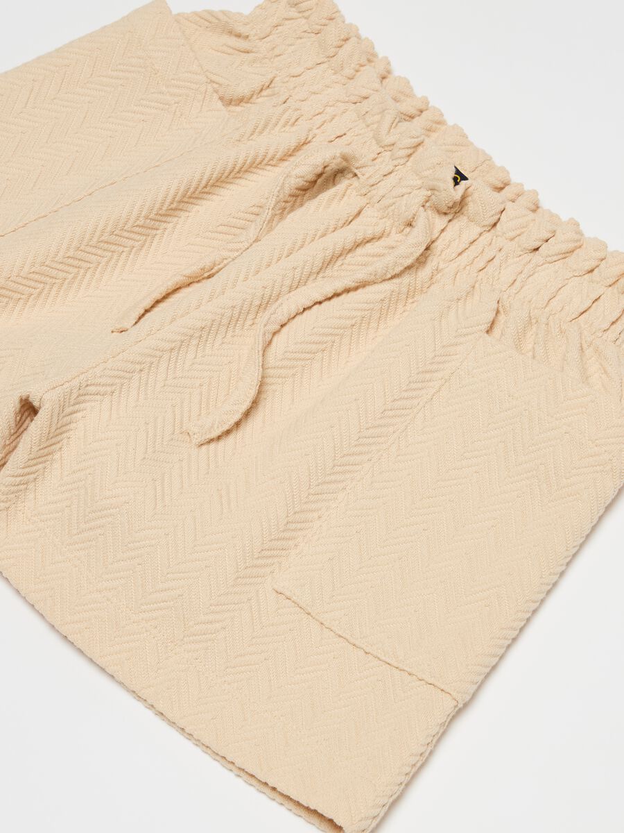 Shorts with herringbone weave_2