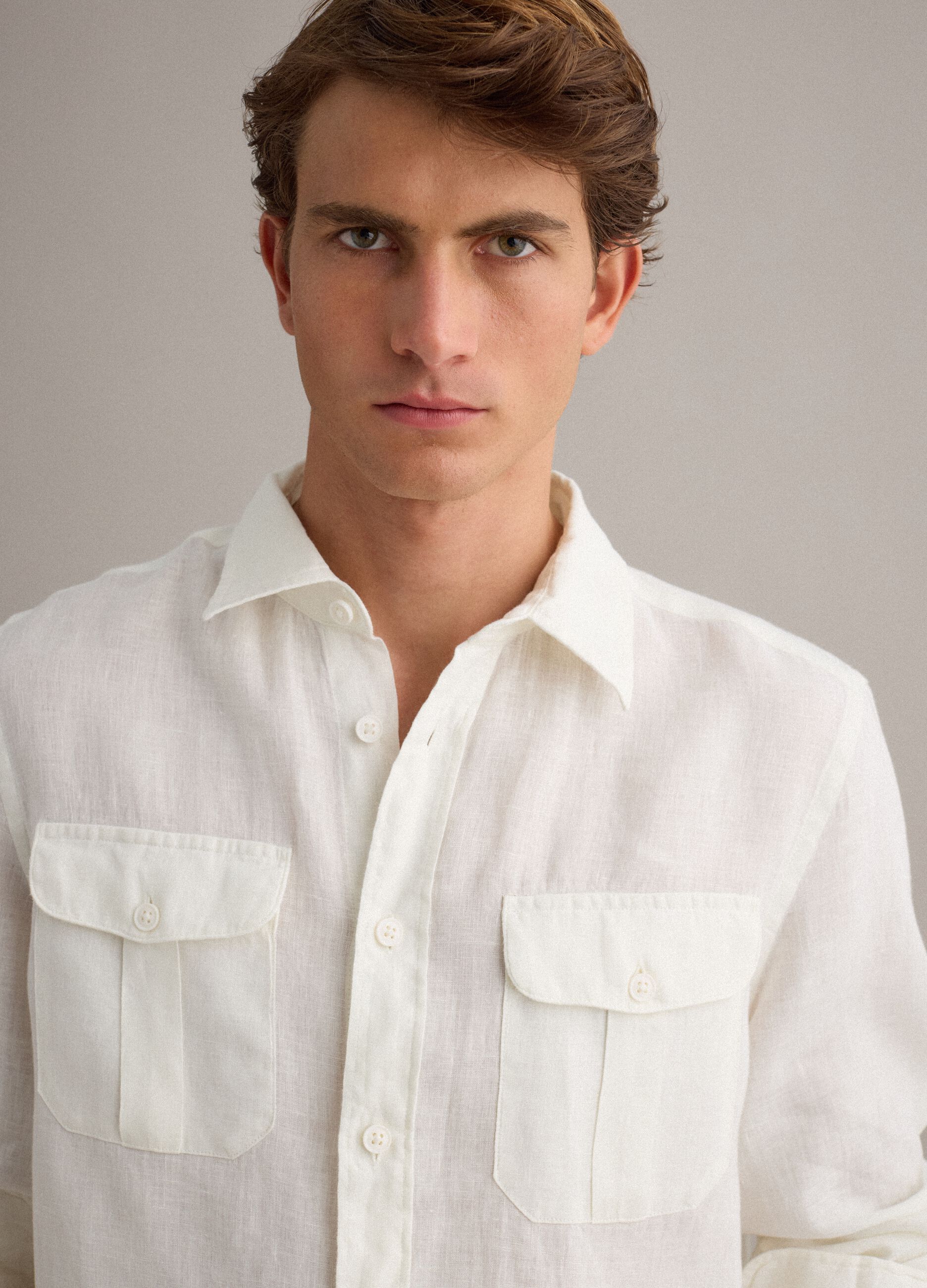 White pure linen regular-fit shirt with double chest pockets