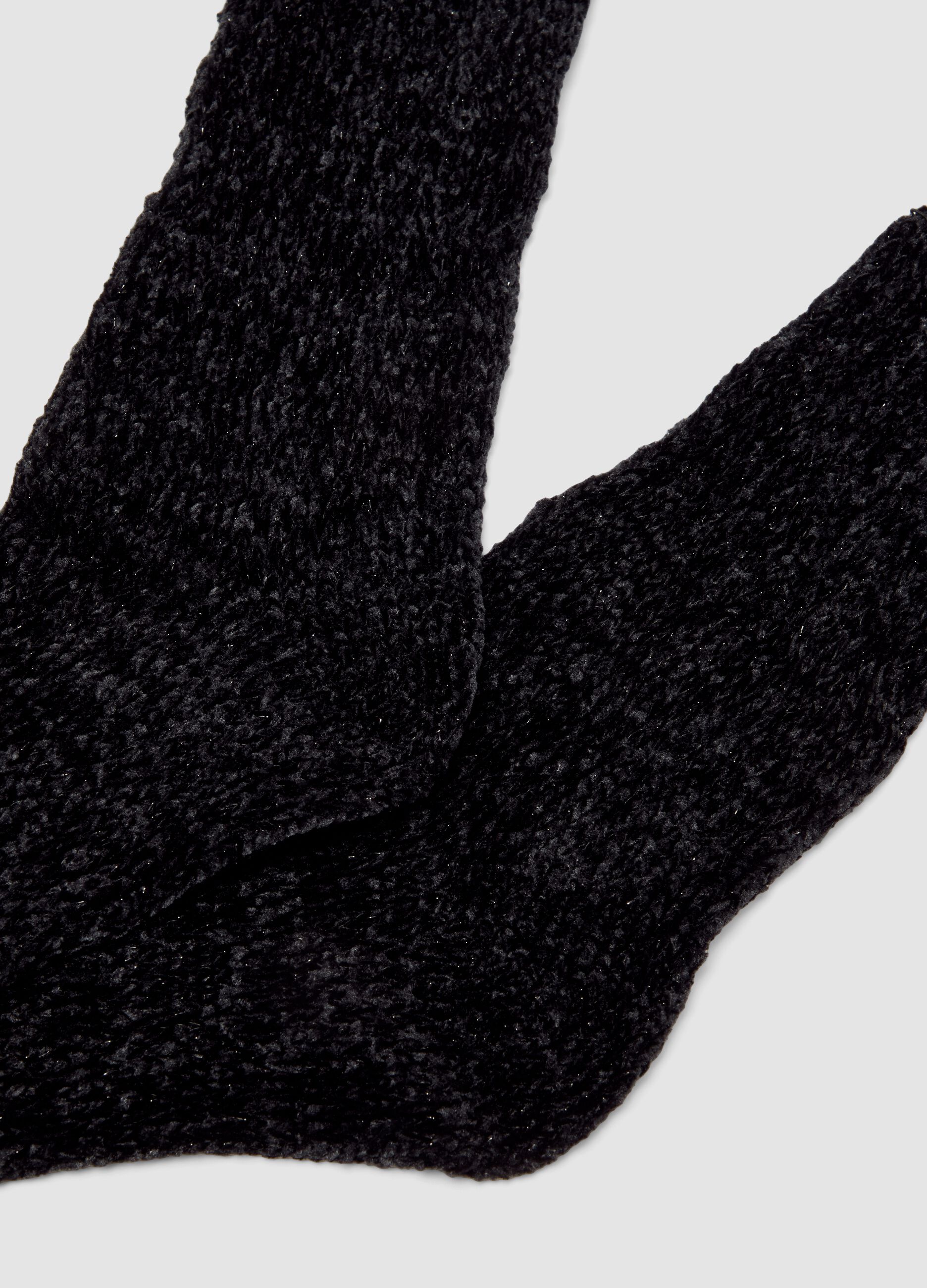 Black stretch boucl&eacute;-effect socks