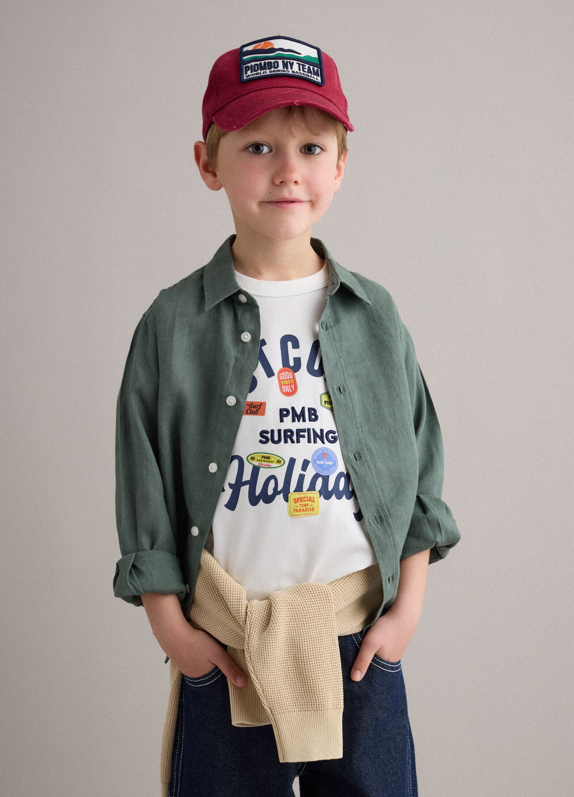Red cotton baseball cap for kids with patch