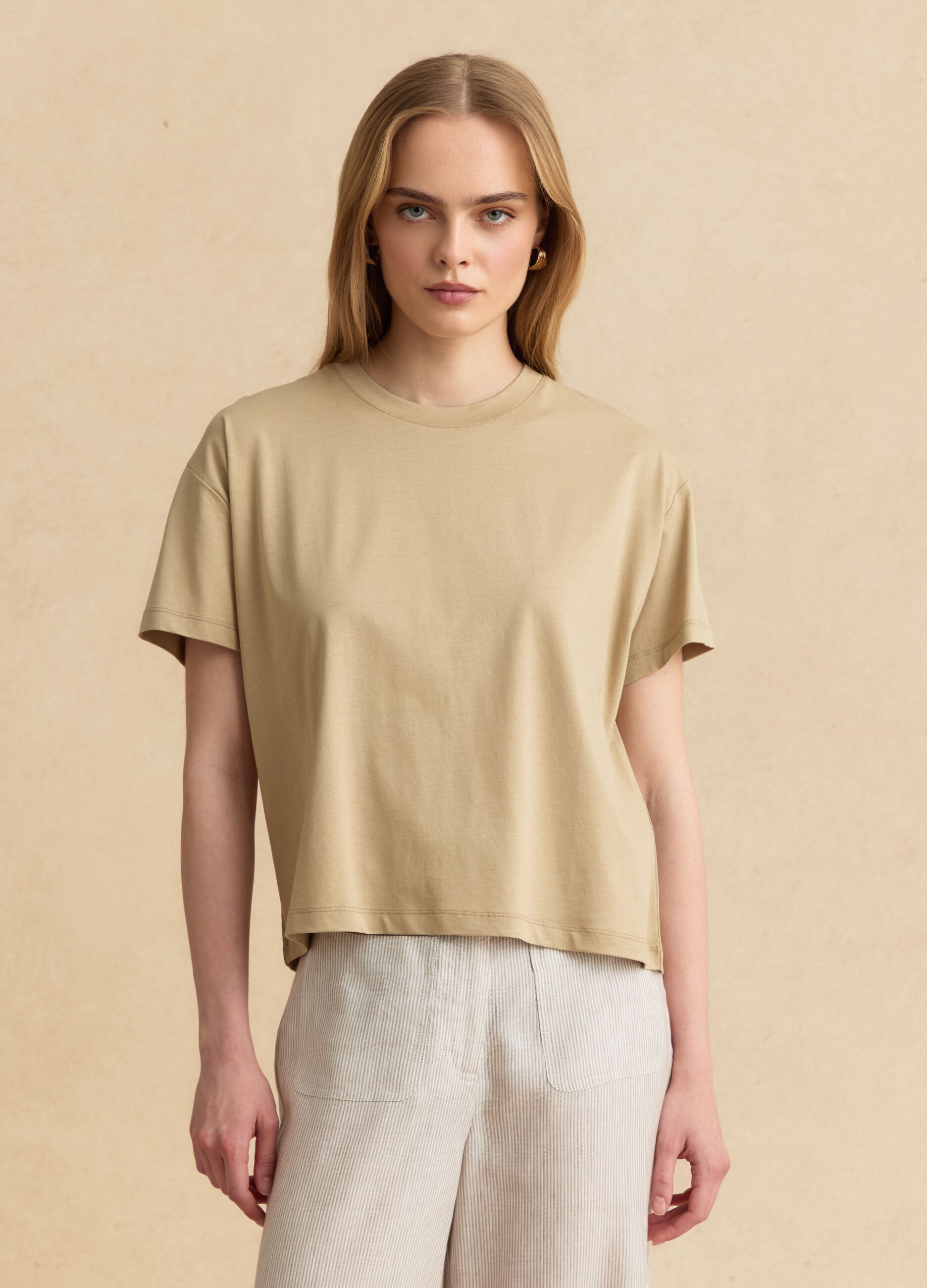 &Mu;&pi;&epsilon;&zeta; T-shirt &alpha;&pi;ό &mu;ί&gamma;&mu;&alpha; lyocell &kappa;&alpha;&iota; &beta;&alpha;&mu;&beta;&alpha;&kappa;&iota;&omicron;ύ