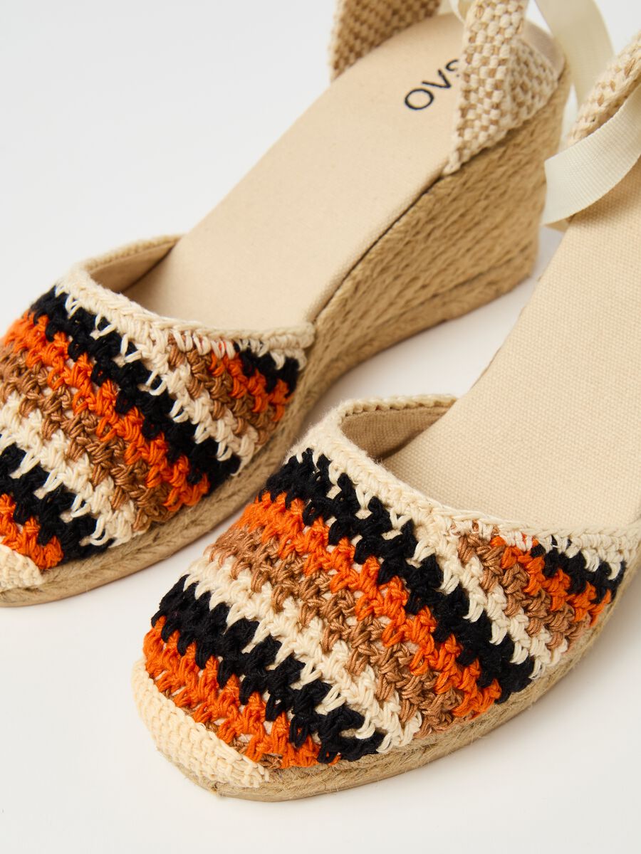 Espadrilles with ankle laces and striped design_2