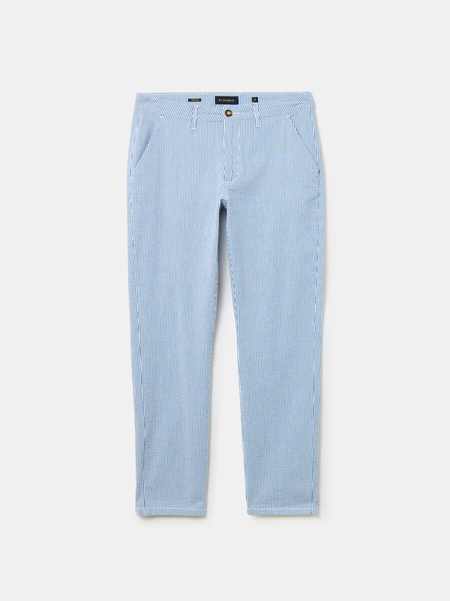Chino trousers in seersucker with thin stripes_3