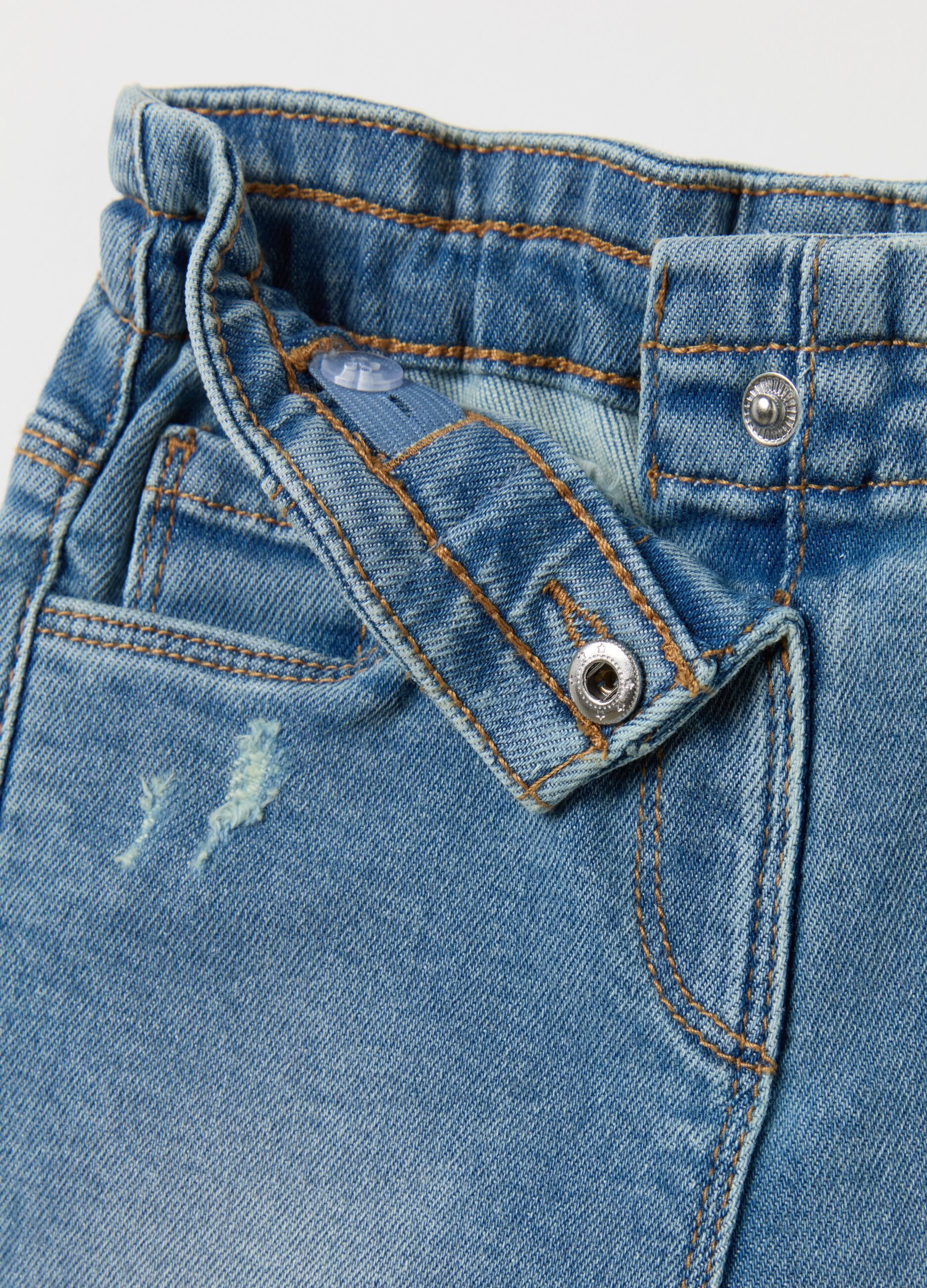Baggy-fit jeans with five pockets and abrasions