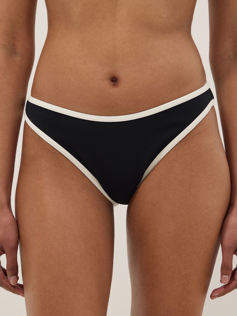 Slip de bain noir stretch avec liser&eacute;s blancs_2
