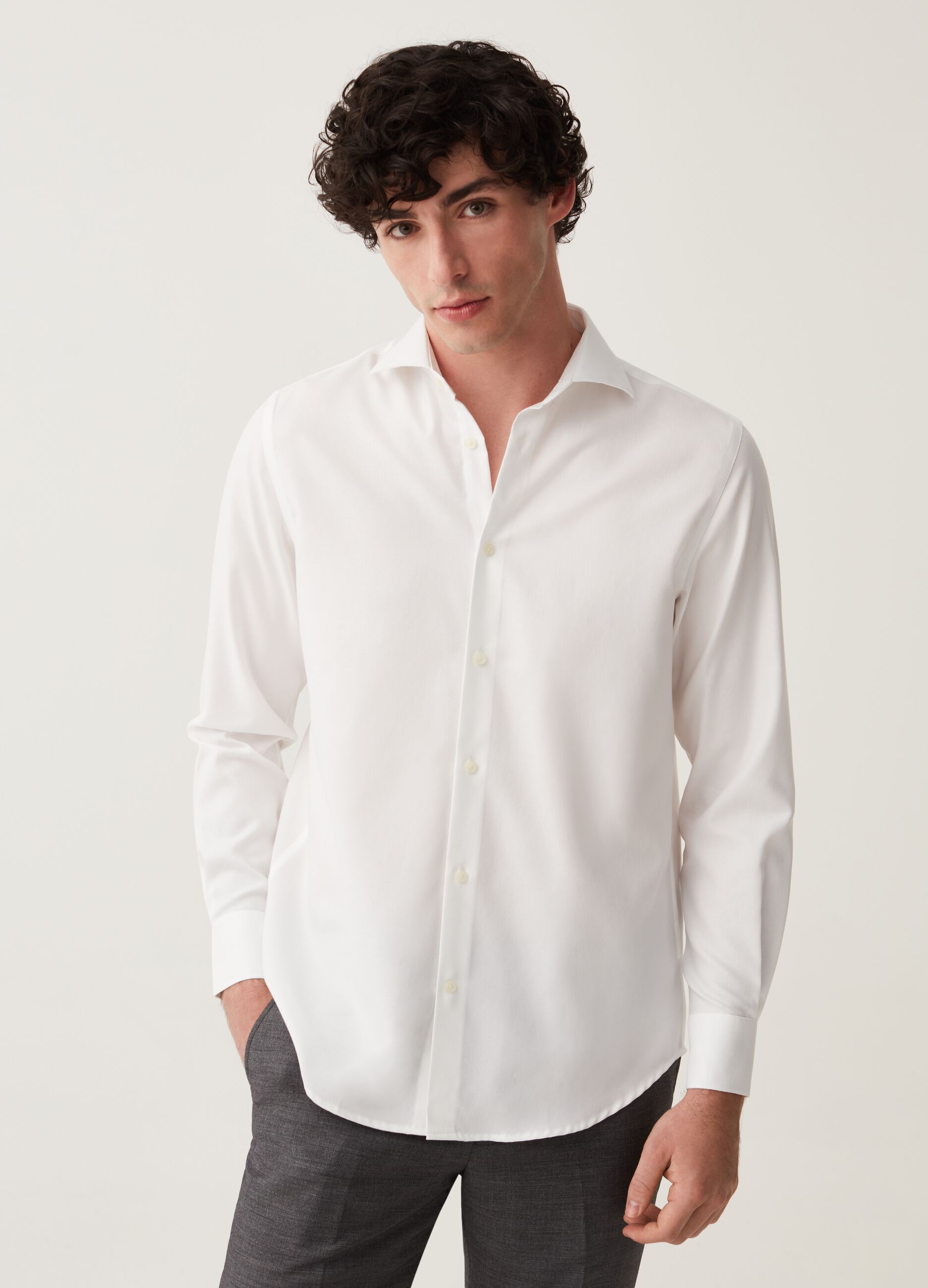 Camisa regular fit de algodón sin plancha