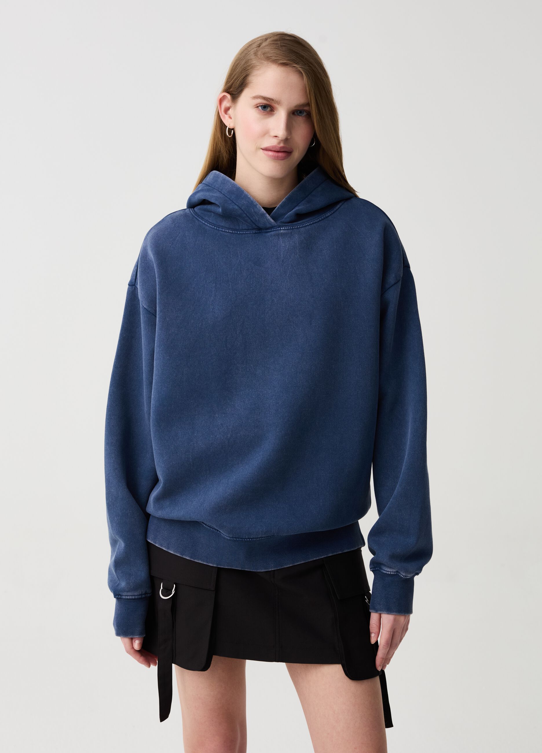 Oversized sweatshirt with hood