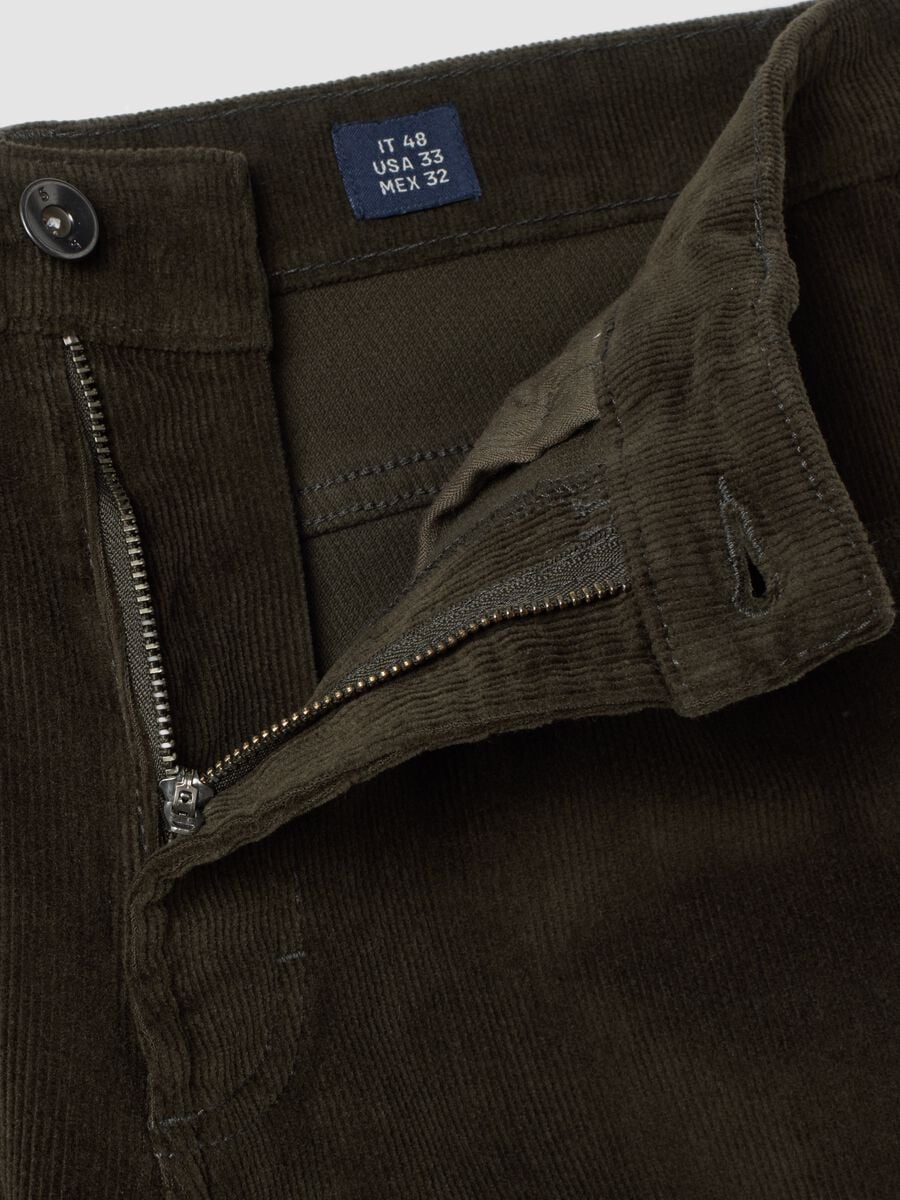 Pantaloni verdi in cotone elasticizzato a coste regular fit_1