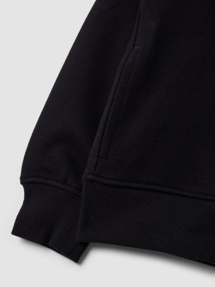 Black pure organic cotton hooded sweatshirt for girls_2