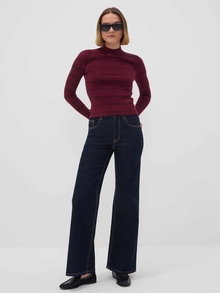 Dark red viscose-blend fitted jumper with funnel neck_2
