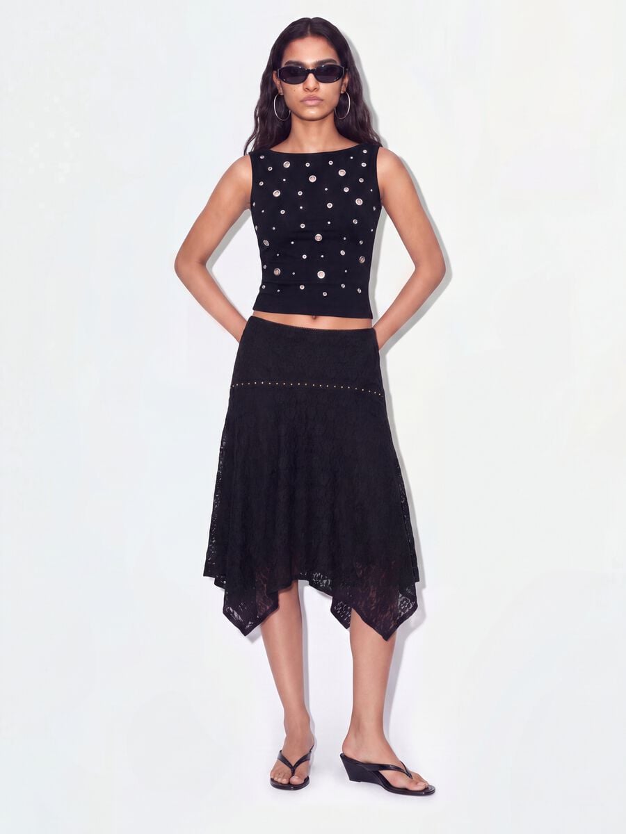 Black stretch cotton top with metal eyelets, regular fit_1