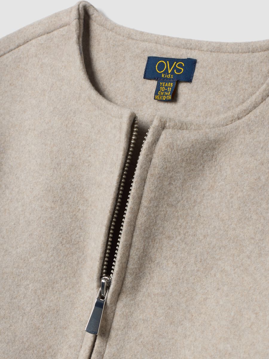 Short beige bomber jacket with zip for girls_1