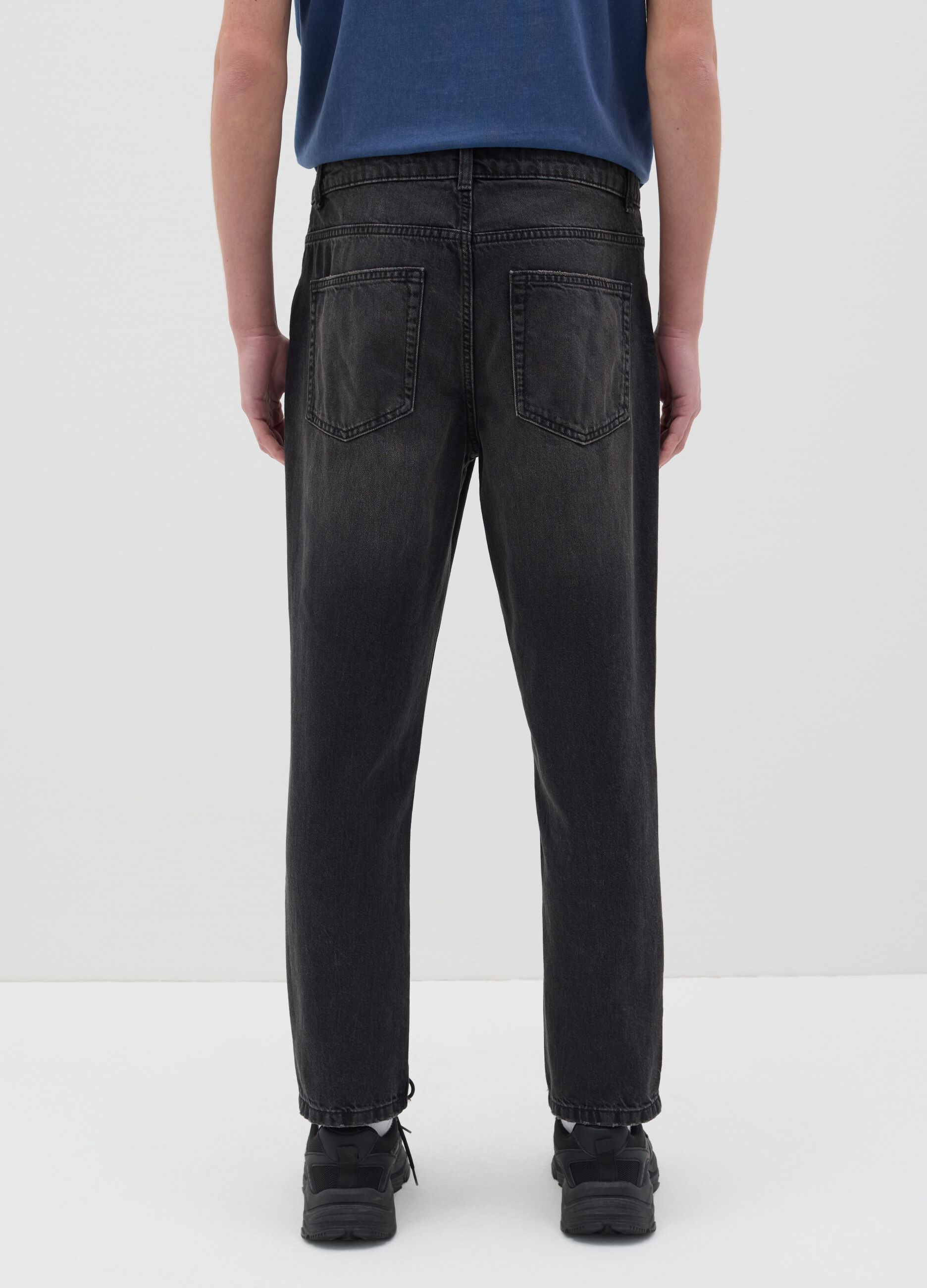 Slim-fit jeans with five pockets