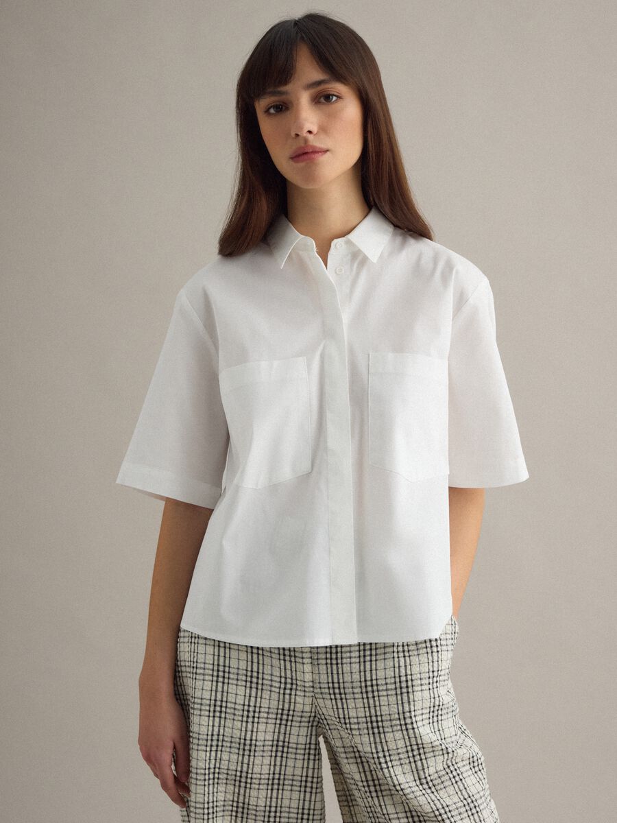 White stretch cotton oversized fit shirt with small pockets_0