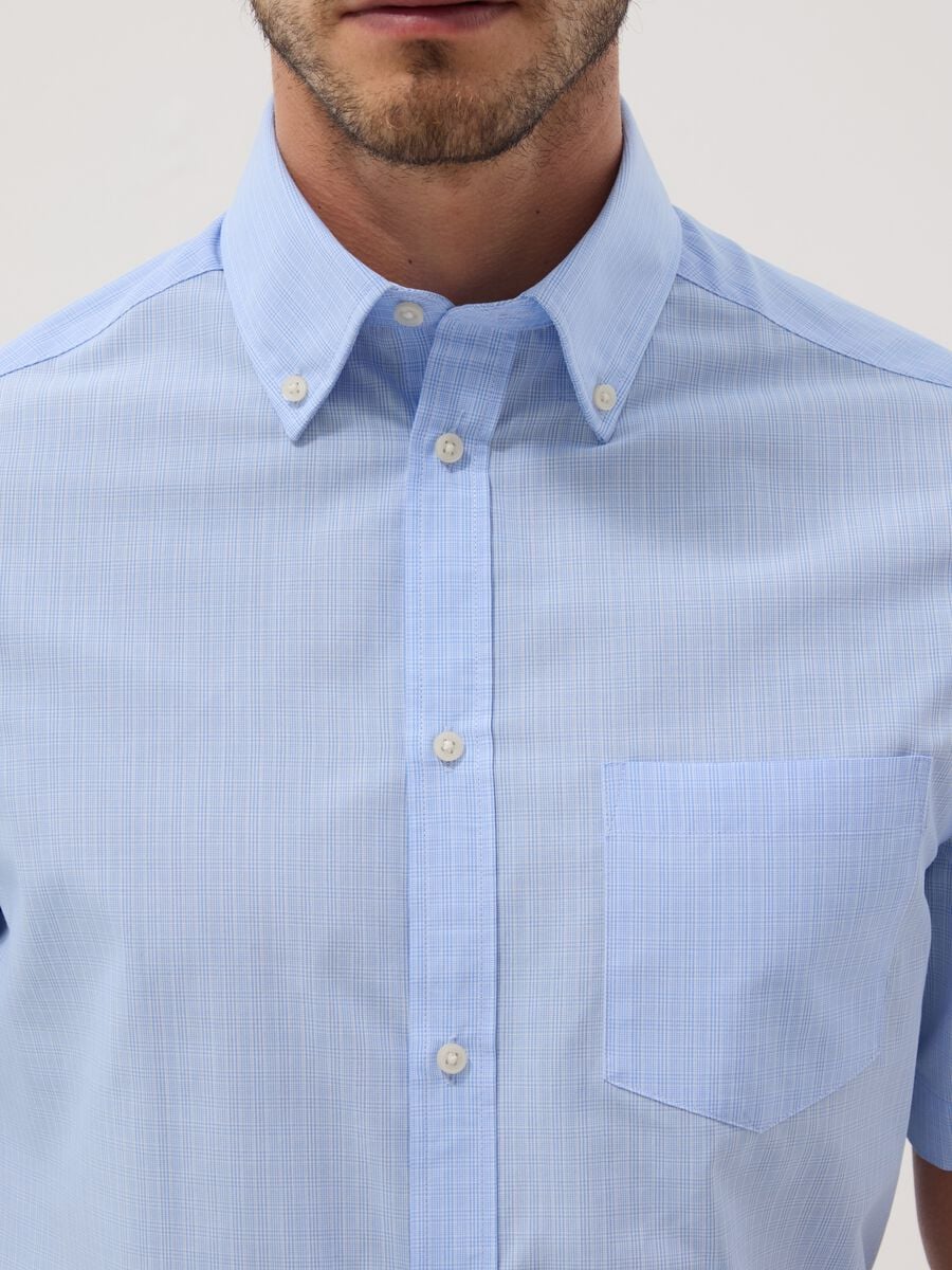 Light blue short-sleeve shirt with button-down collar_1