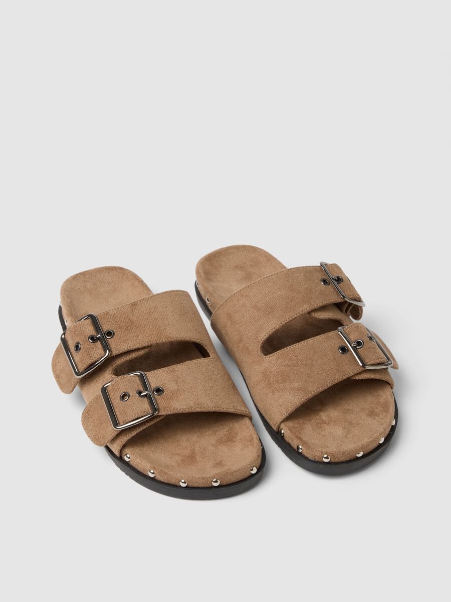 &Mu;&pi;&epsilon;&zeta; &sigma;&alpha;&nu;&delta;ά&lambda;&iota;&alpha; &alpha;&pi;ό &gamma;&nu;ή&sigma;&iota;&omicron; &delta;έ&rho;&mu;&alpha; &mu;&epsilon; &alpha;&gamma;&kappa;&rho;ά&phi;&epsilon;&sigmaf; &kappa;&alpha;&iota; &mu;&epsilon;&tau;&alpha;&lambda;&lambda;&iota;&kappa;έ&sigmaf; &lambda;&epsilon;&pi;&tau;&omicron;&mu;έ&rho;&epsilon;&iota;&epsilon;&sigmaf;_1