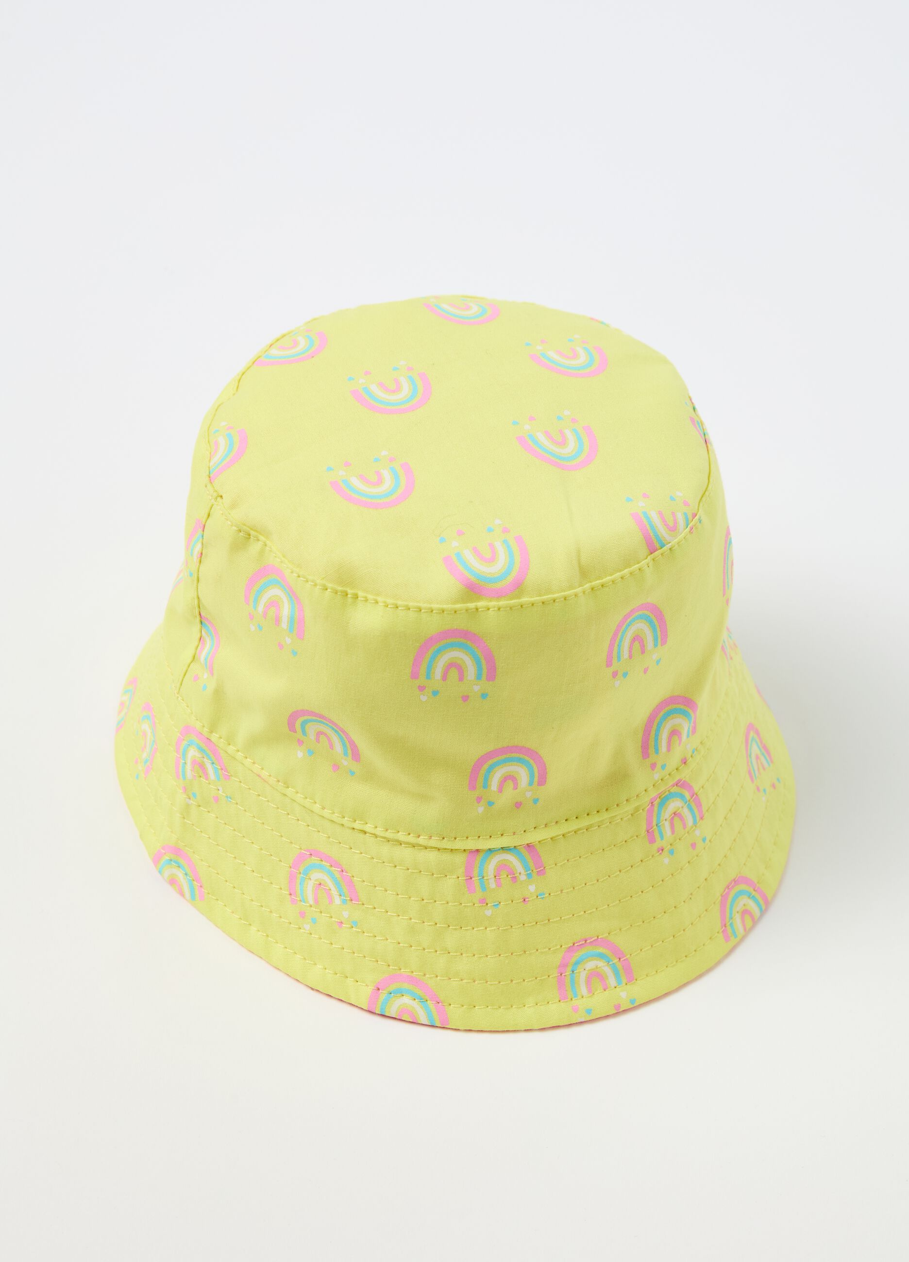 Fishing hat with rainbows print