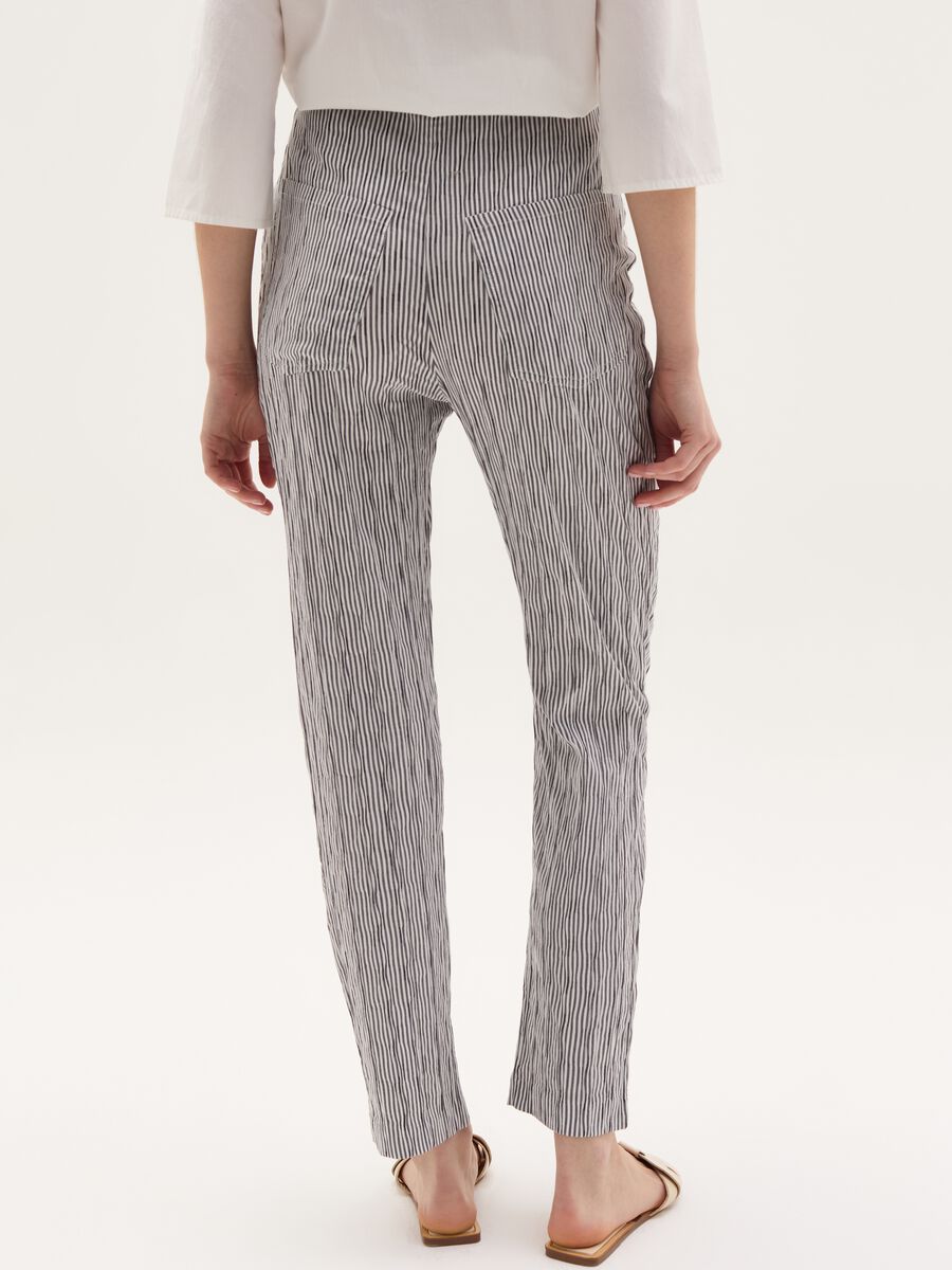 Maternity trousers with thin stripes_2