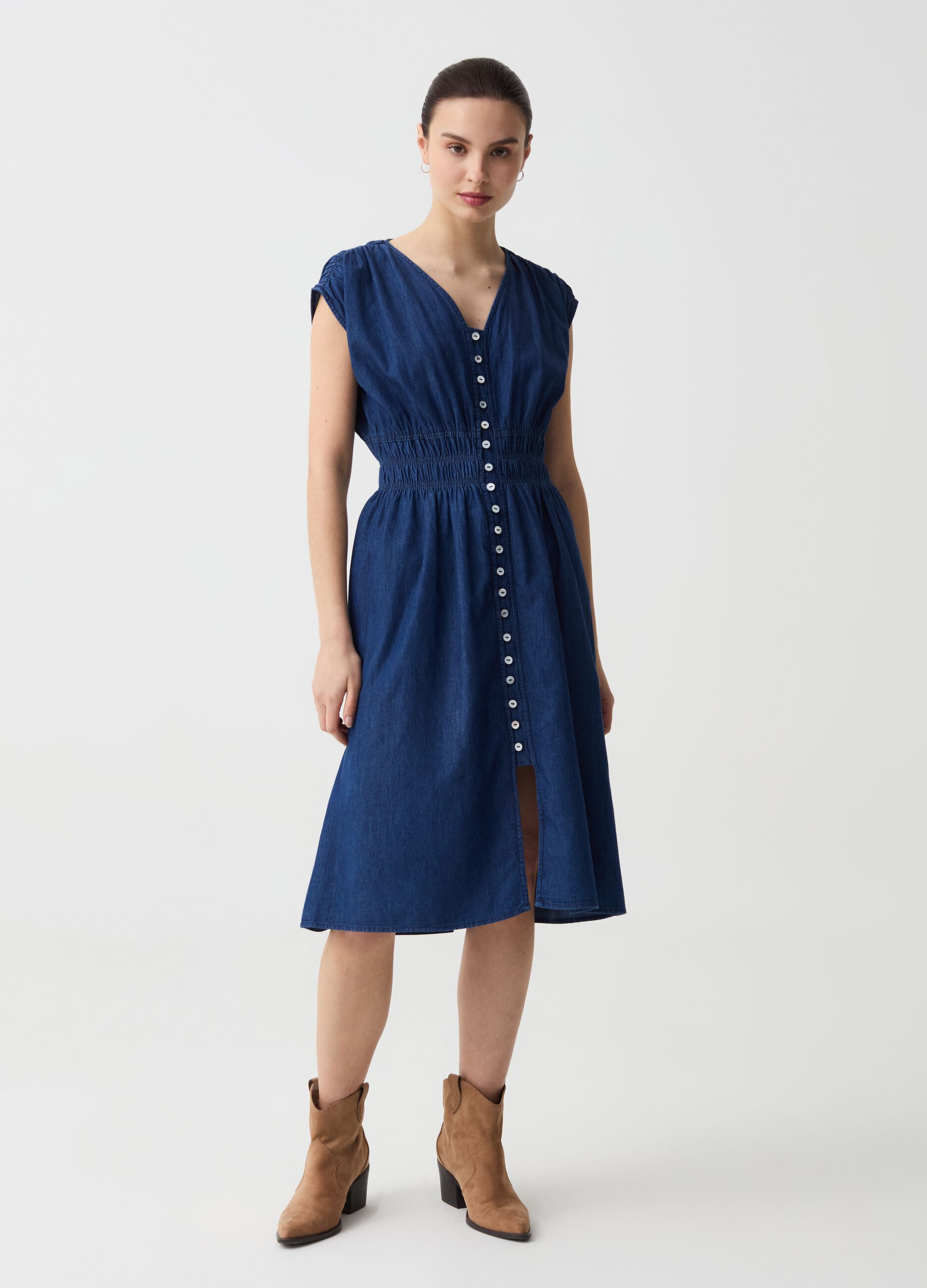 Denim midi dress with small buttons