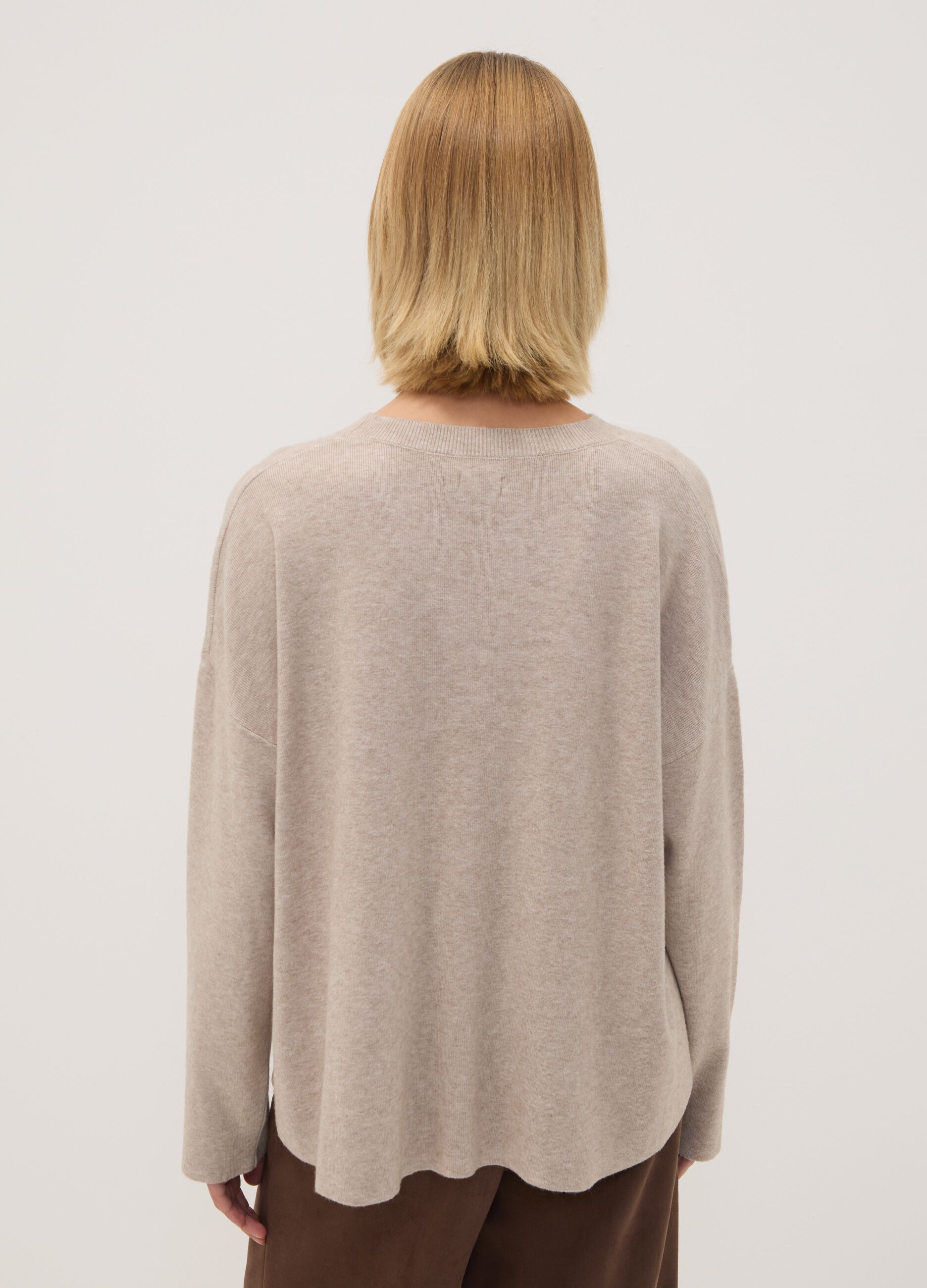Sand viscose-blend top with floral appliqu&eacute;s, regular fit